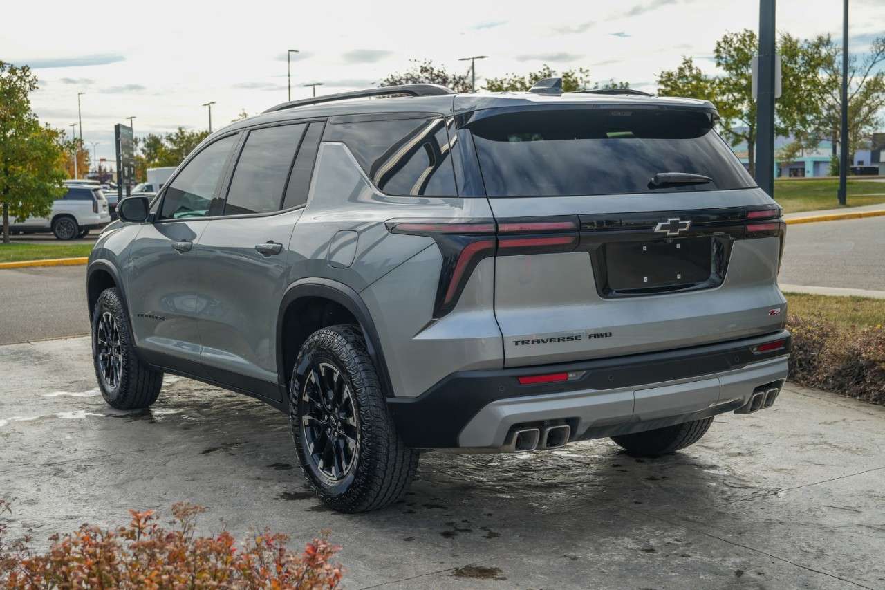 2026 Chevrolet Traverse AWD 4dr Z71 — photo 5