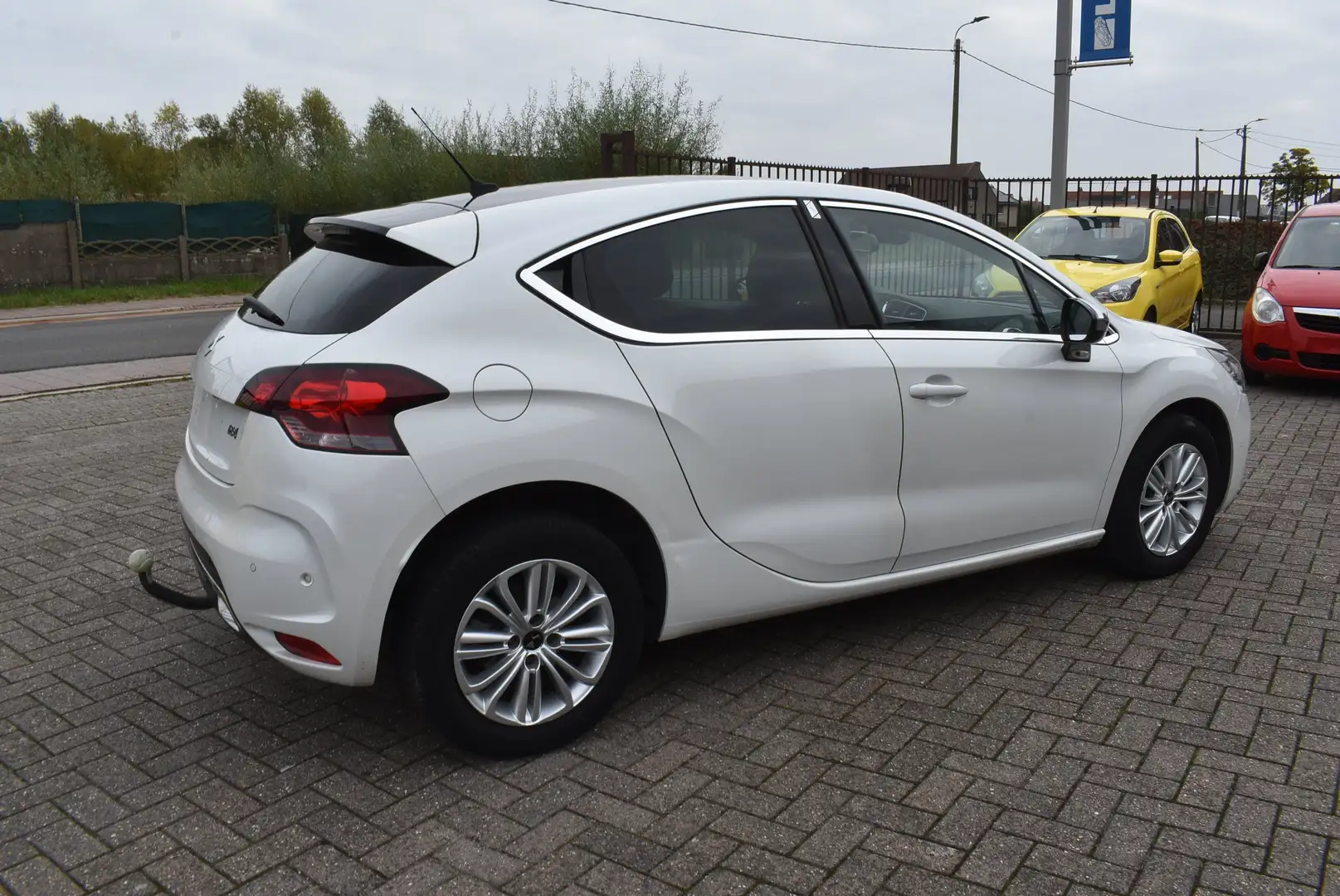 DS Automobiles DS 4 1.2i Business Executive ***12M GARANTIE*** Wit - 2