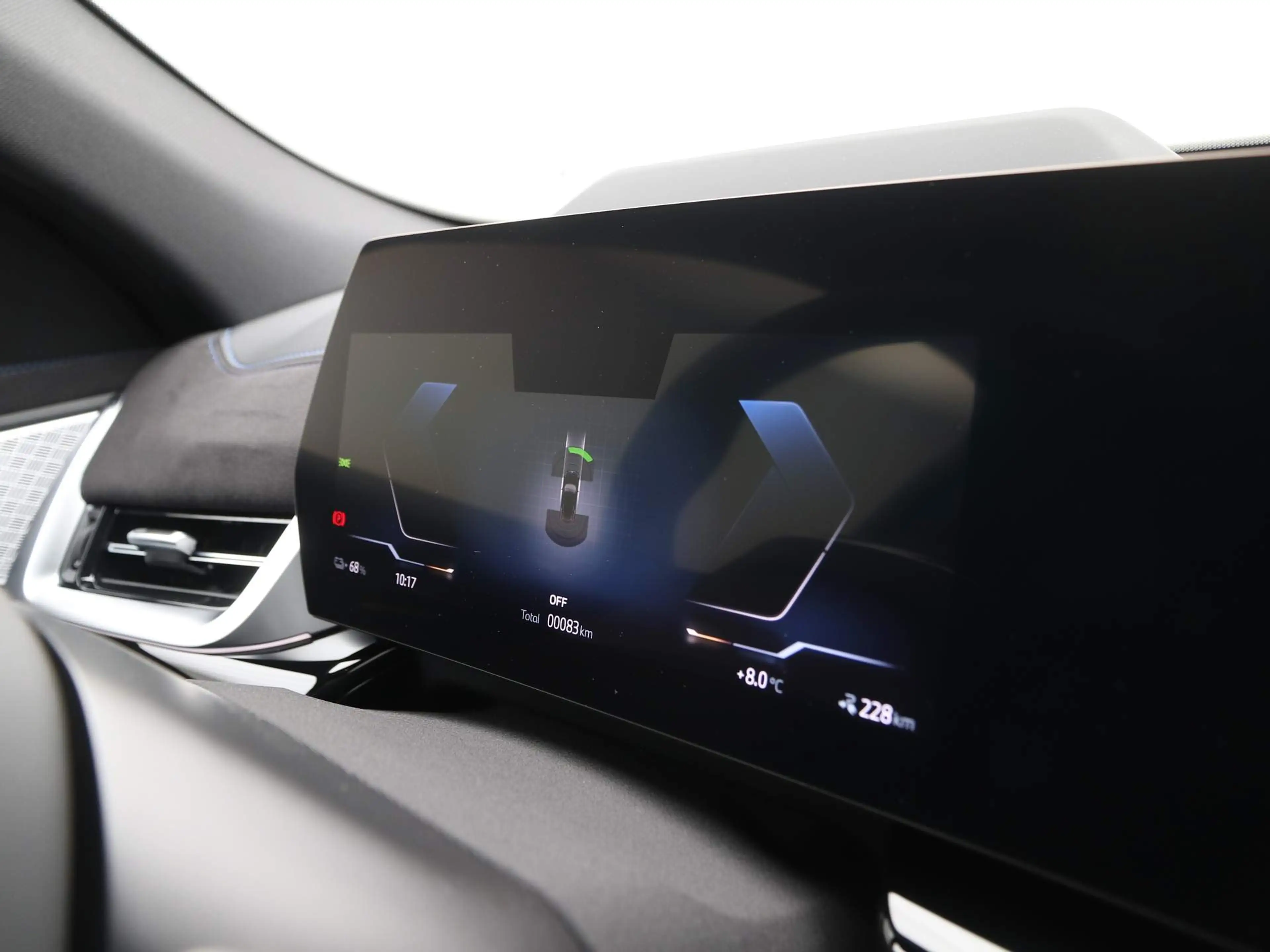 BMW iX2 xDrive30 M Sport Pro — photo 3