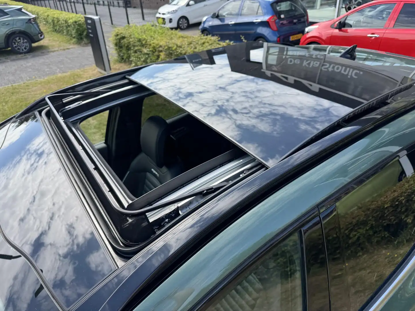 Kia Sportage 1.6 T-GDi Hybrid GT-PlusLine | Afneembare Trekhaak Groen - 2