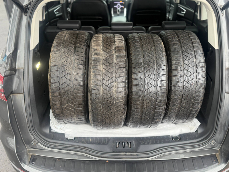 Ford S-Max Titanium — photo 13