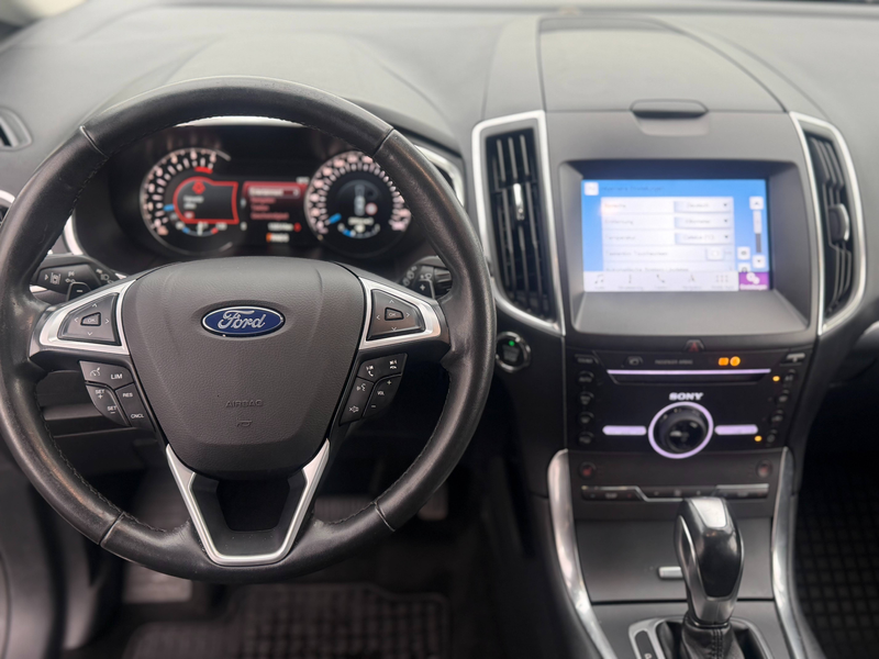 Ford S-Max Titanium — photo 9