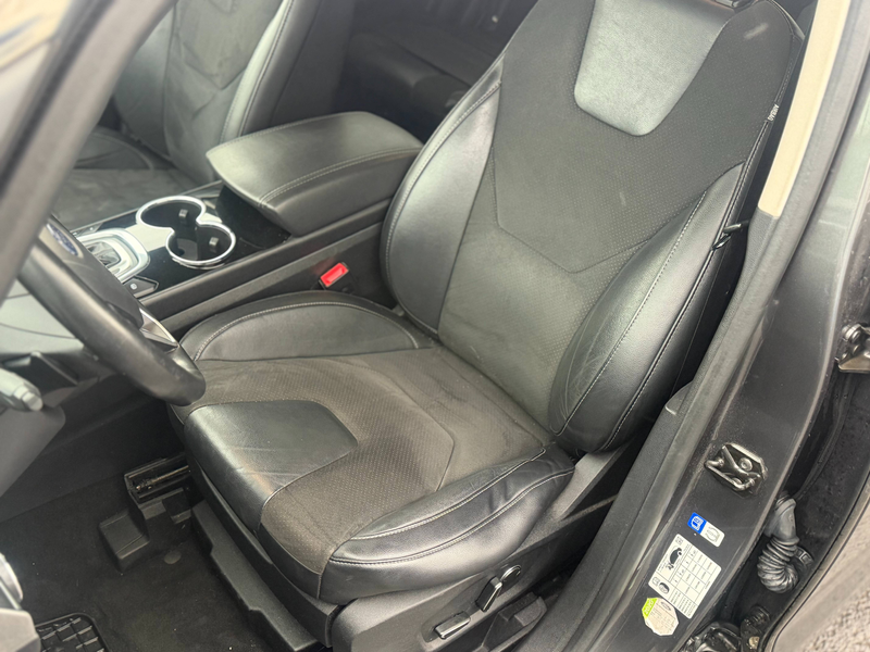 Ford S-Max Titanium — photo 7