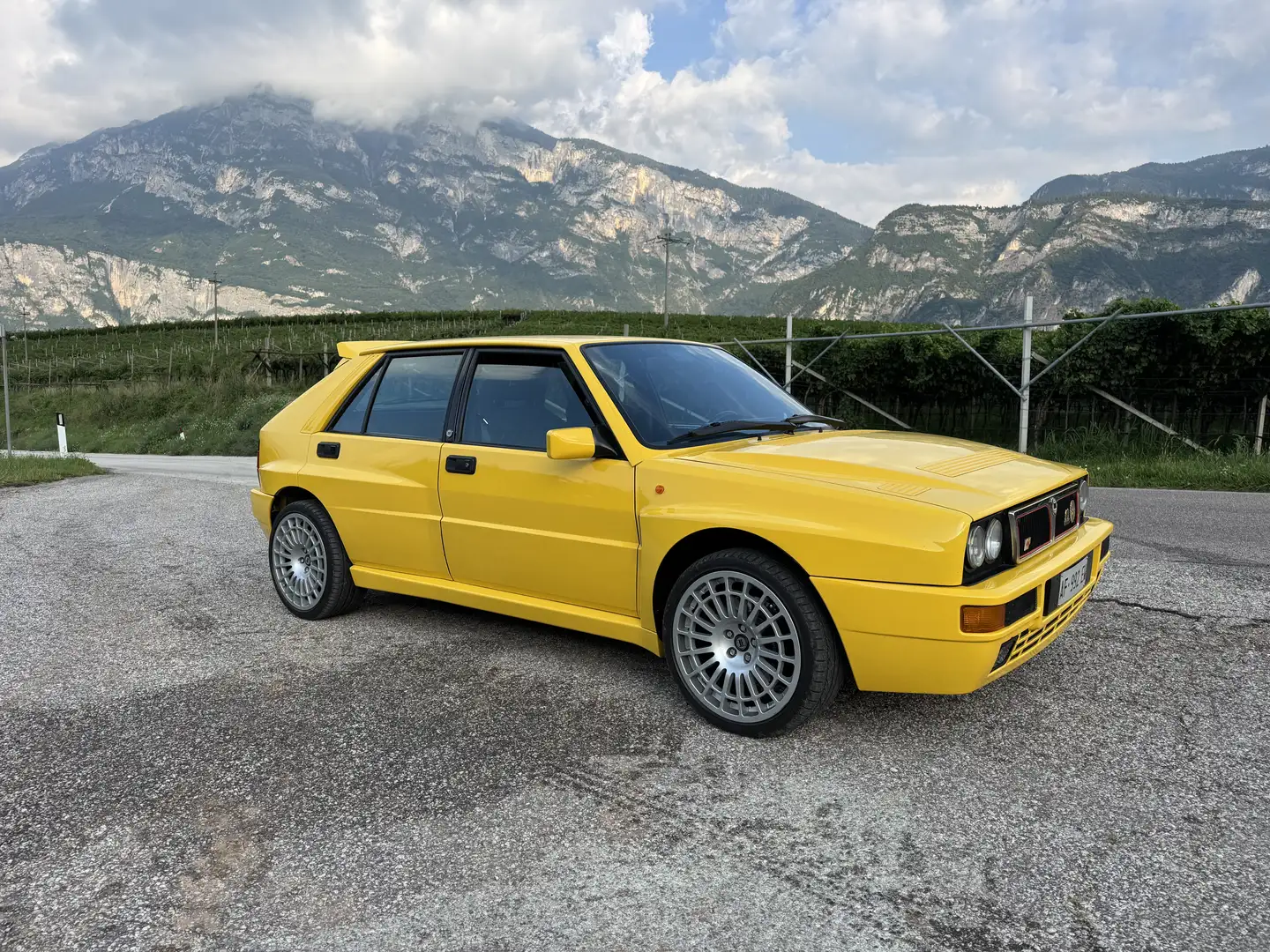 Lancia Delta 2.0 HF Integrale Gialla ginestra evo 2 - 1