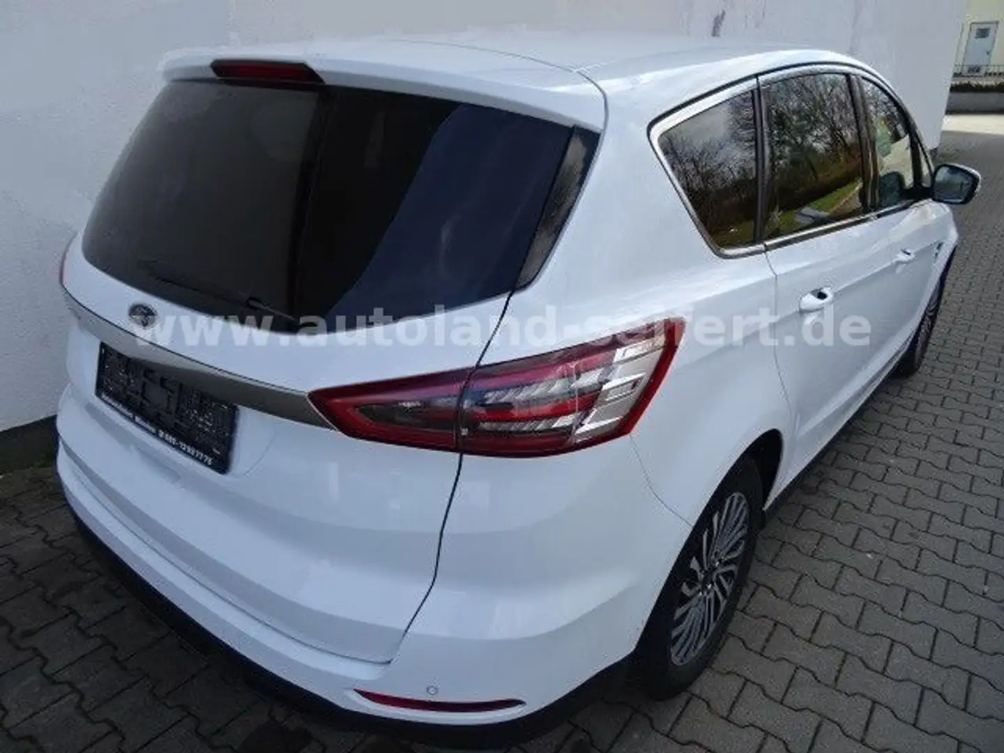 Ford S-Max 2,0 EB Titanium/7-Sitze/Aut./Navi/PDC/CAM Weiß - 2