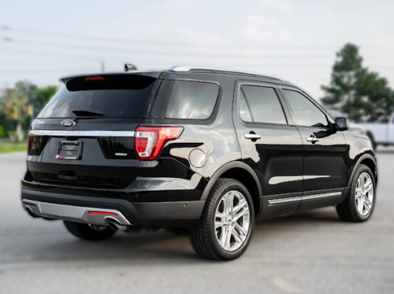 Ford Explorer снимка Ford Explorer