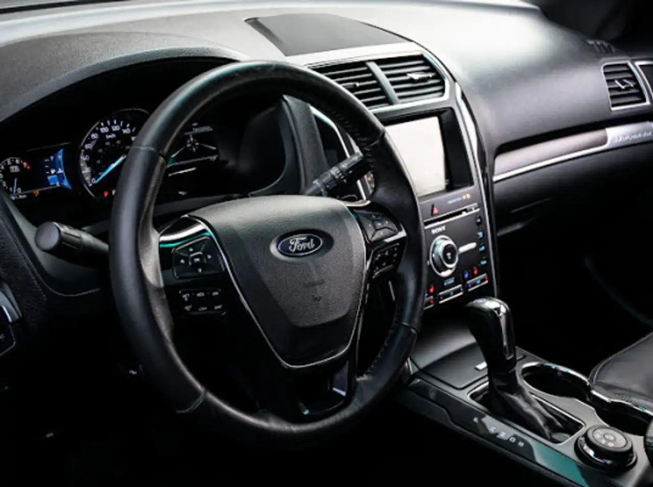 Ford Explorer снимка Ford Explorer