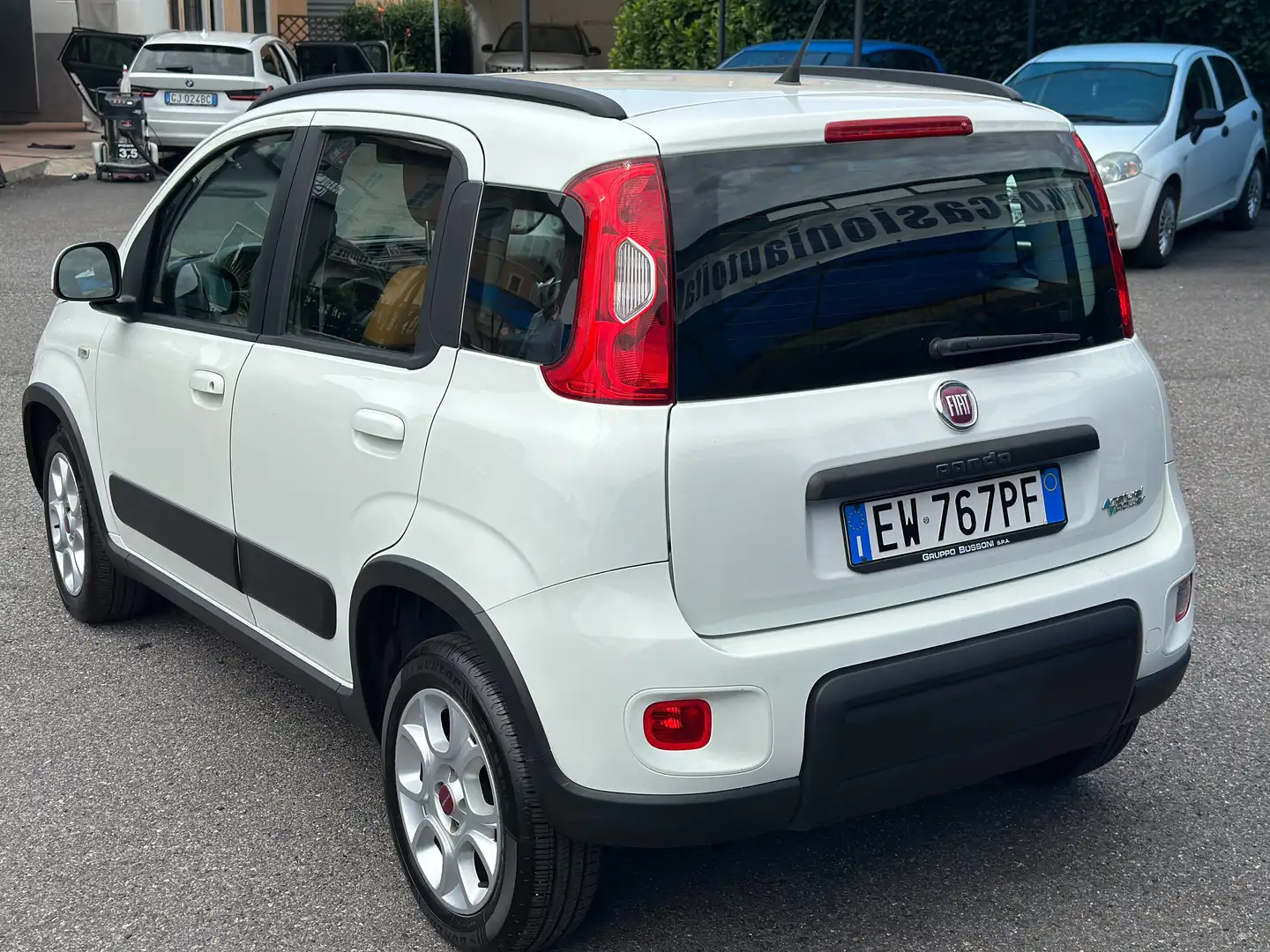Fiat Panda 0.9 t.air t. natural power Trekking 80cv Bianco - 2