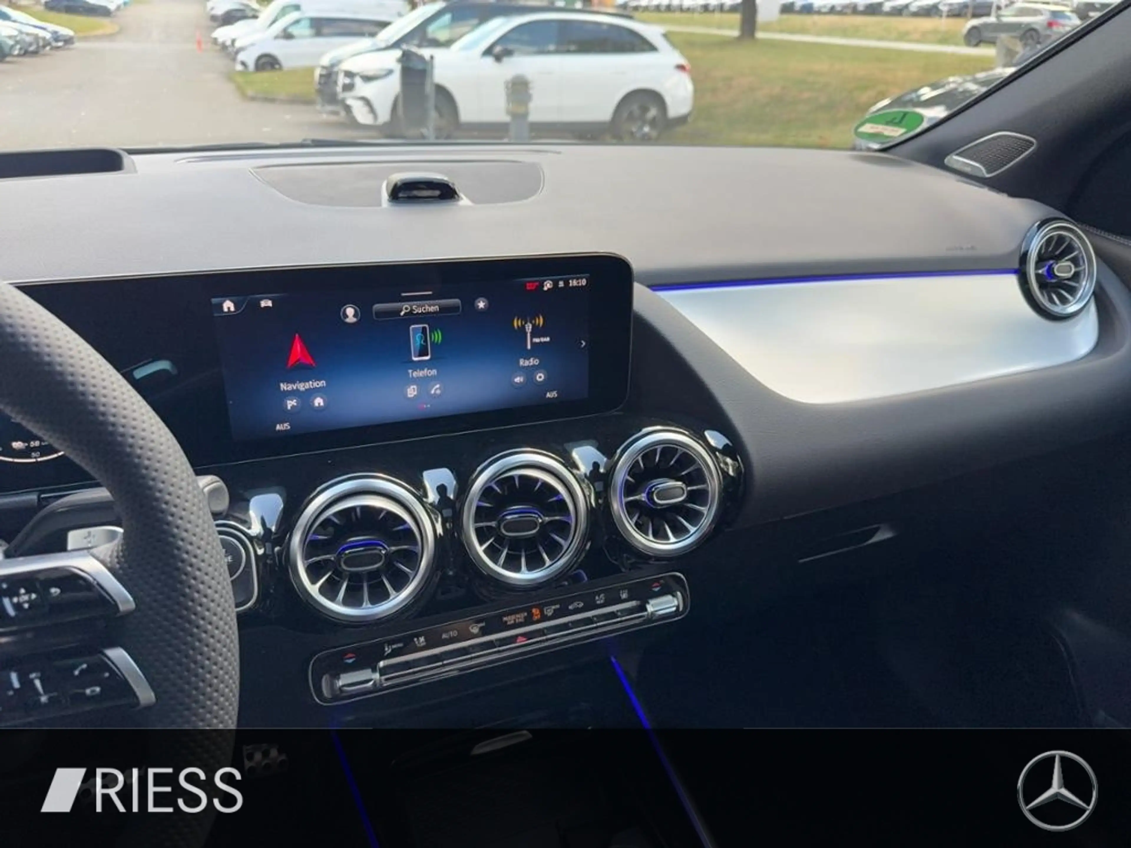 Mercedes-Benz GLA 250 e mit EQ Hybrid Technologie 360 ACC AHK — photo 13