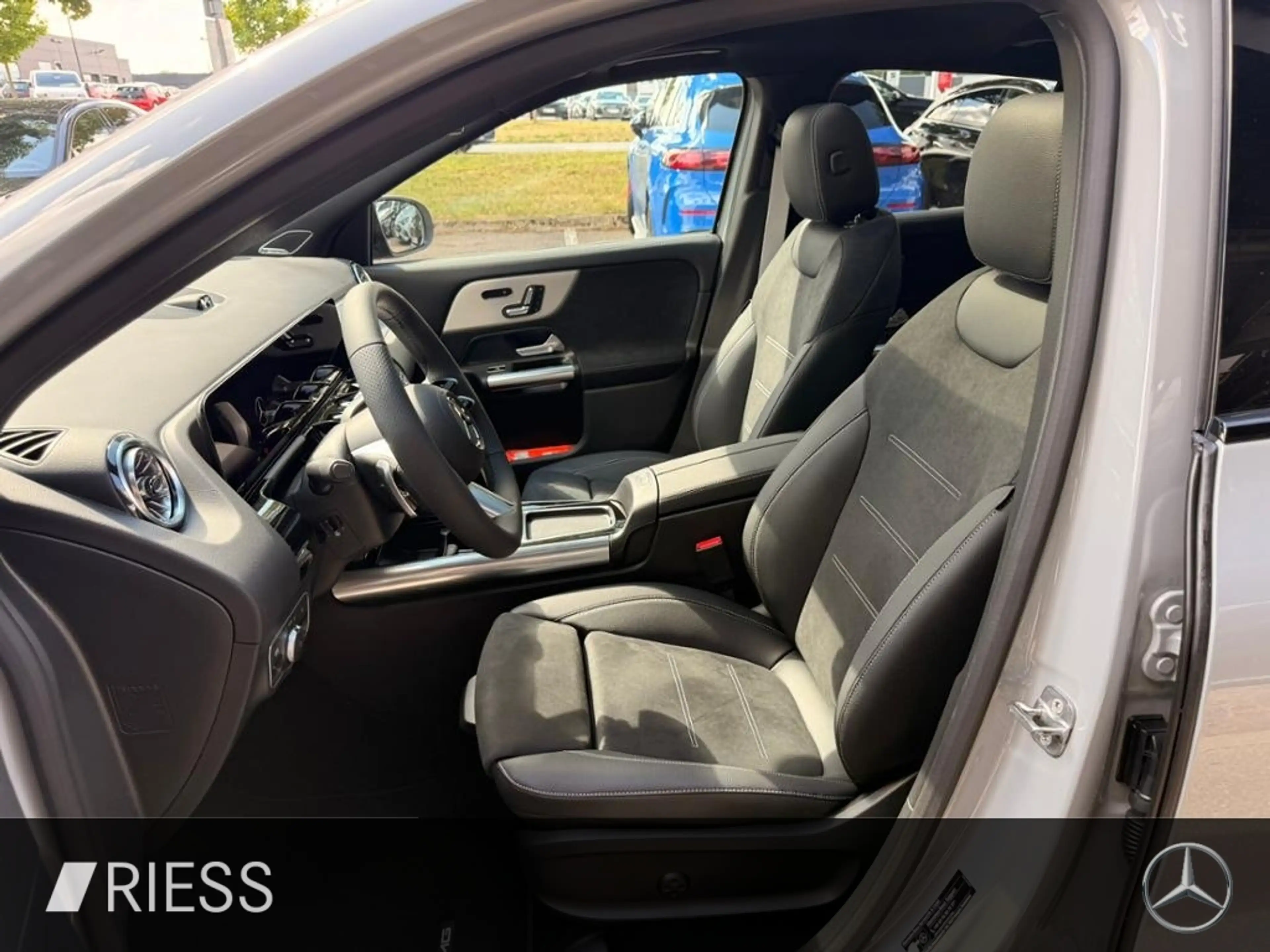 Mercedes-Benz GLA 250 e mit EQ Hybrid Technologie 360 ACC AHK — photo 3