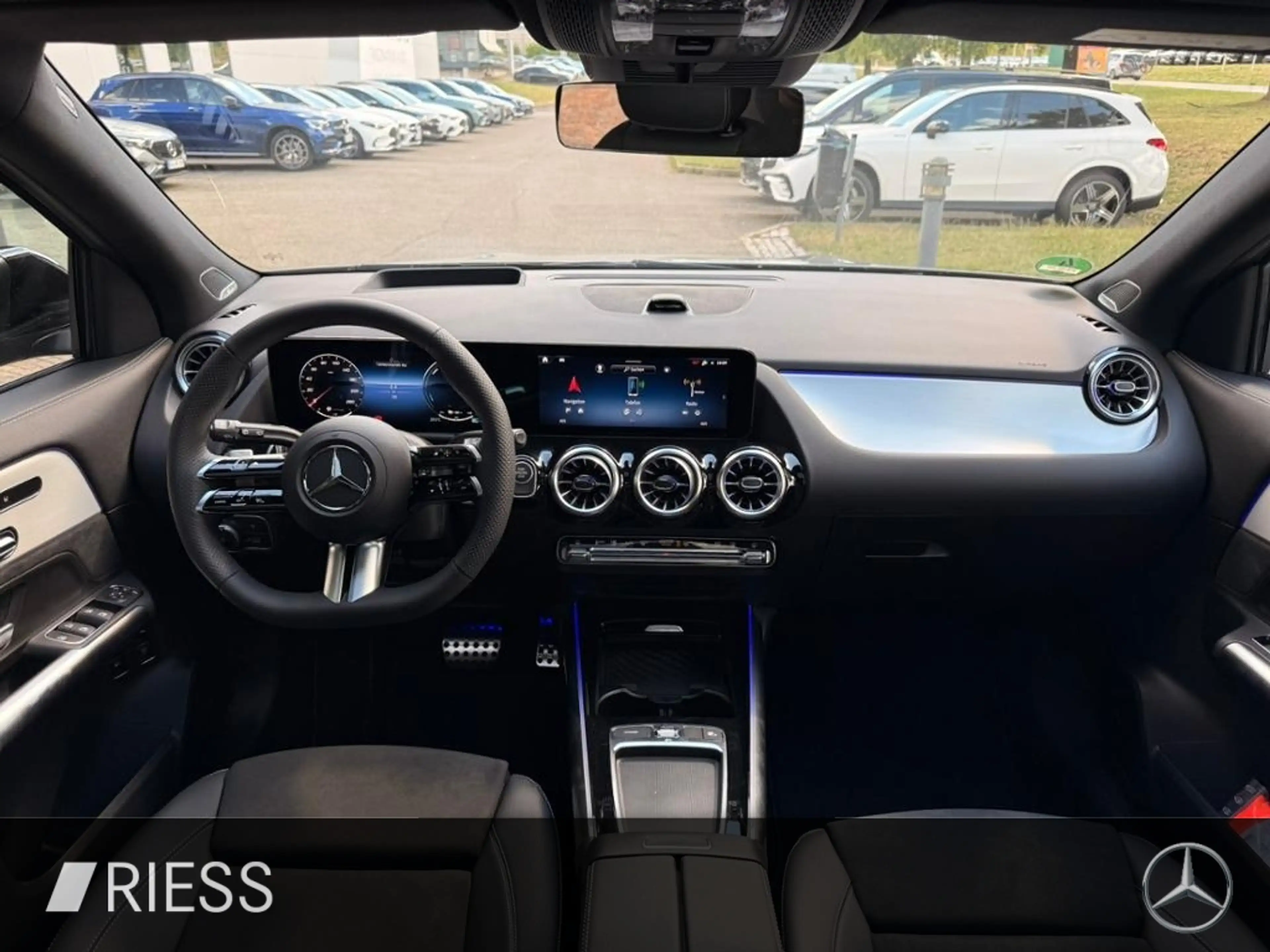 Mercedes-Benz GLA 250 e mit EQ Hybrid Technologie 360 ACC AHK — photo 11