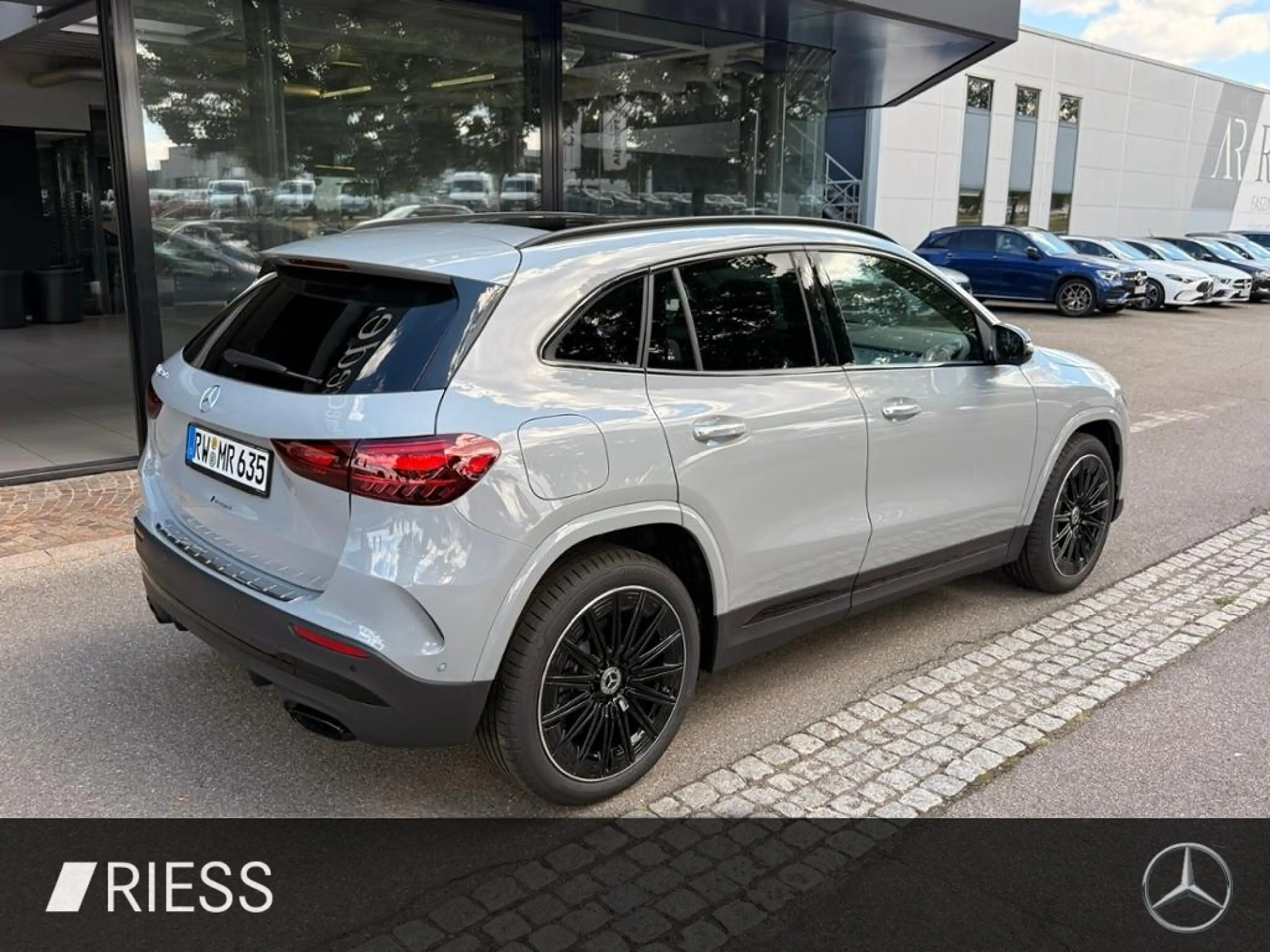 Mercedes-Benz GLA 250 e mit EQ Hybrid Technologie 360 ACC AHK — photo 7