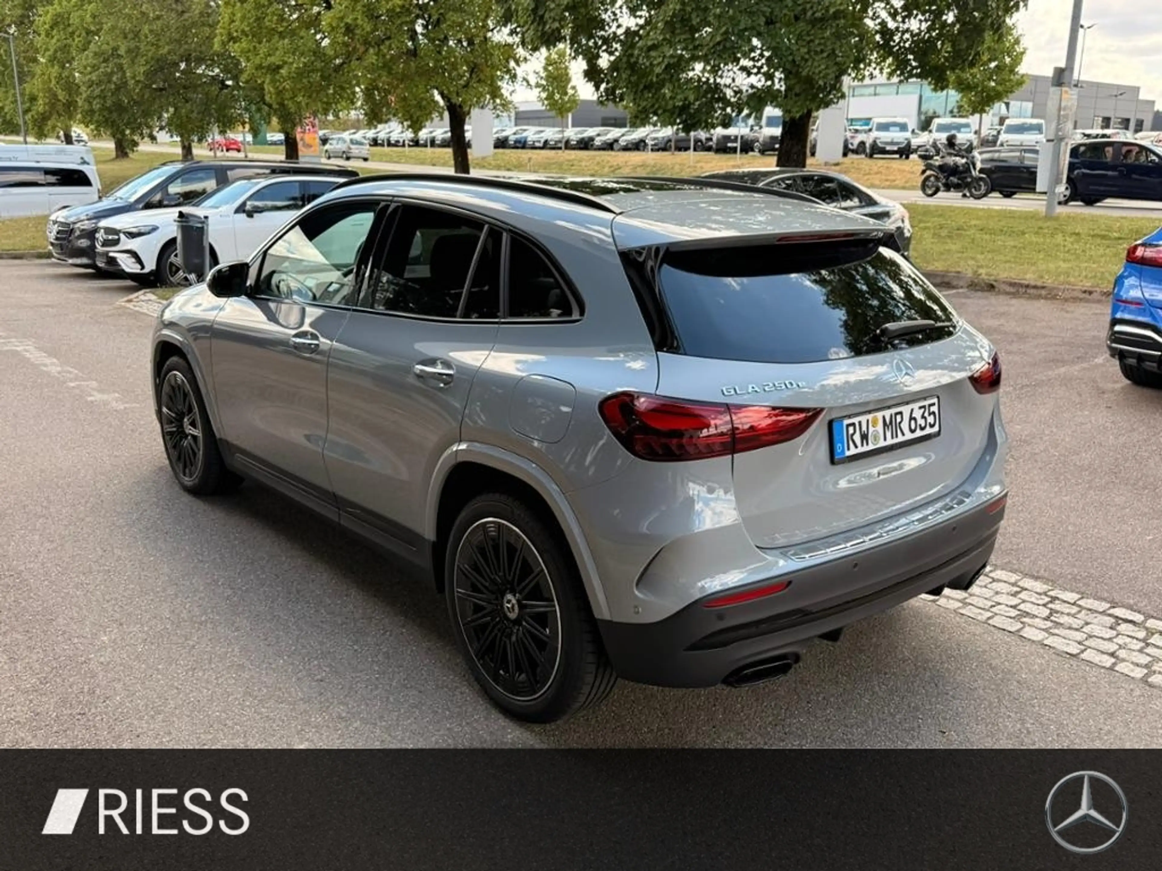 Mercedes-Benz GLA 250 e mit EQ Hybrid Technologie 360 ACC AHK — photo 6