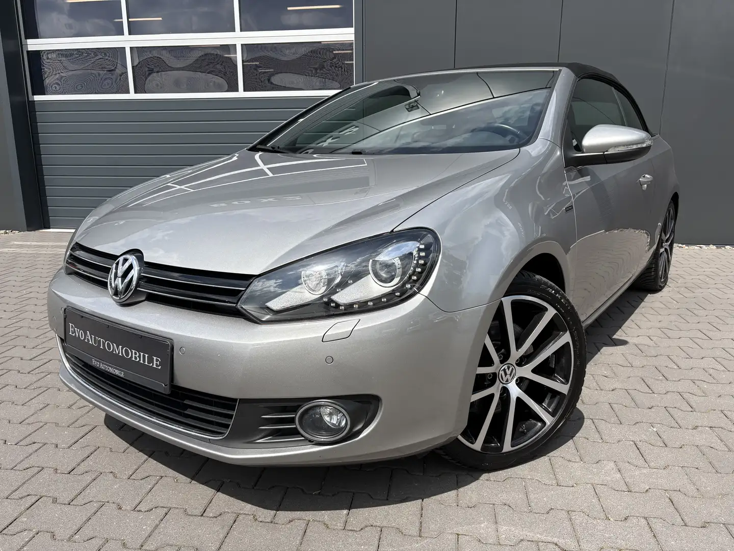 Volkswagen Golf Cabriolet Lounge Navi Bi-Xenon Kamera Sitzheizung AHK PDC Argintiu - 1