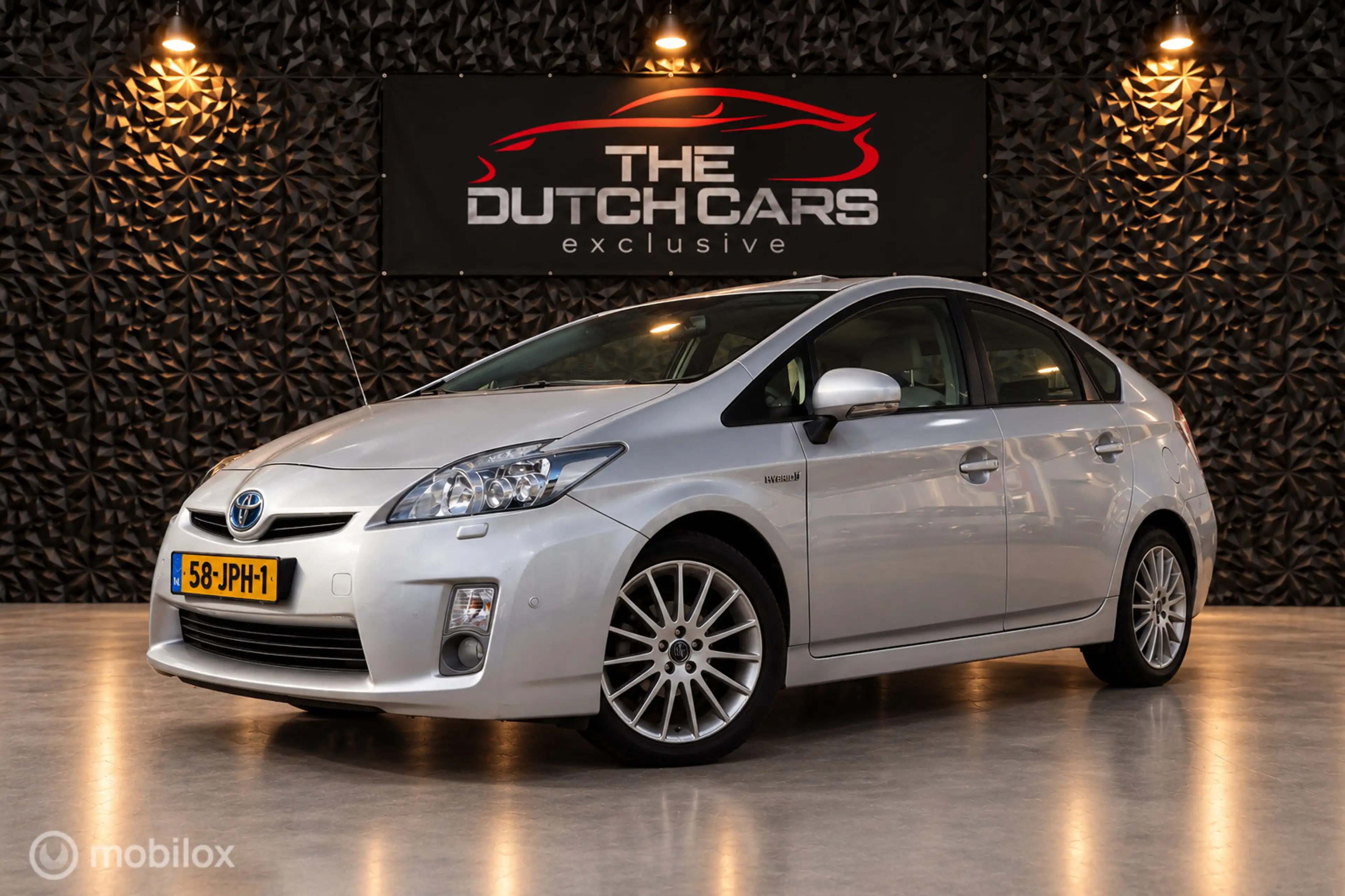 Toyota Prius 1.8 Dynamic | Keyless | Camera | HUD | Cruise | — photo 7