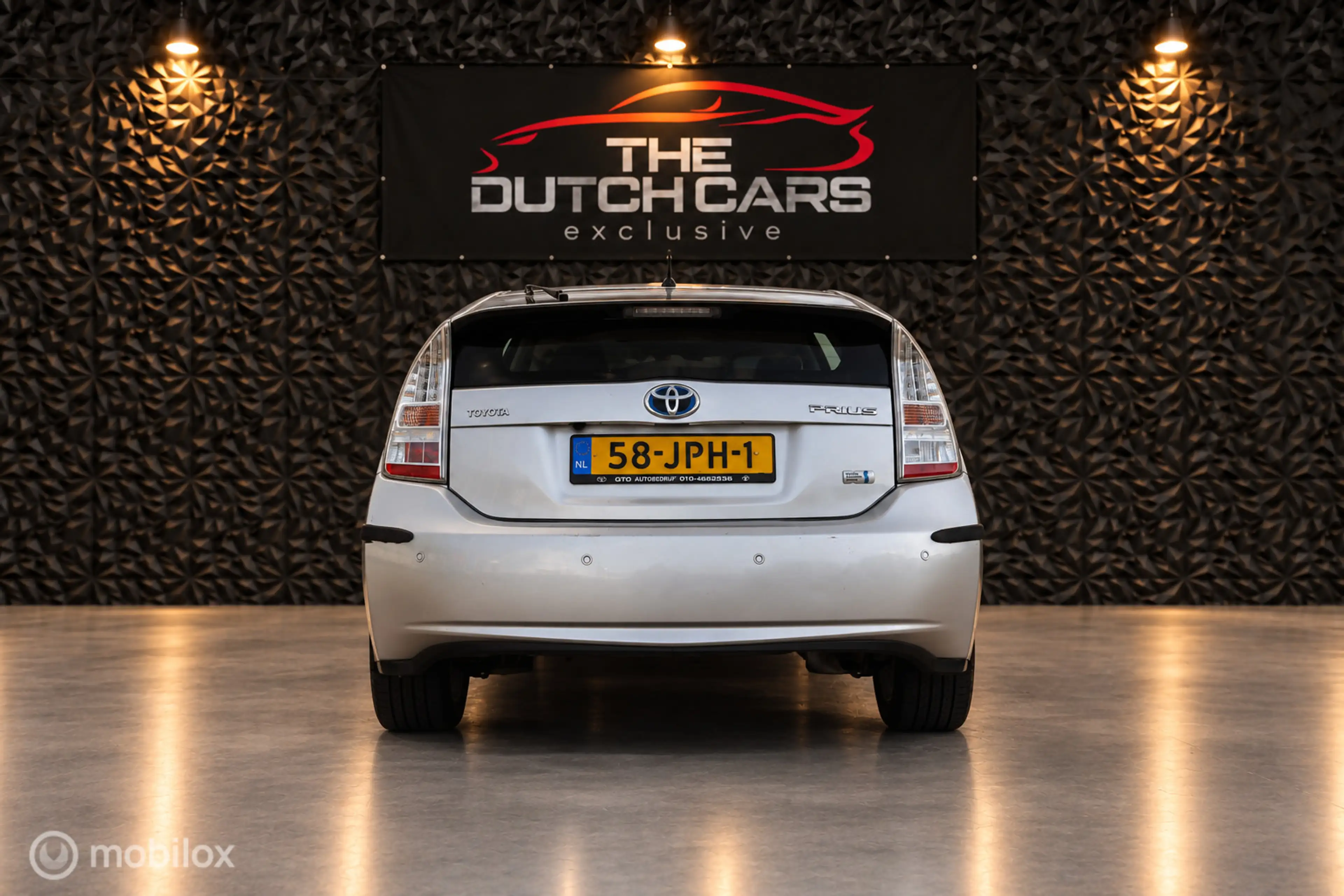 Toyota Prius 1.8 Dynamic | Keyless | Camera | HUD | Cruise | — photo 8