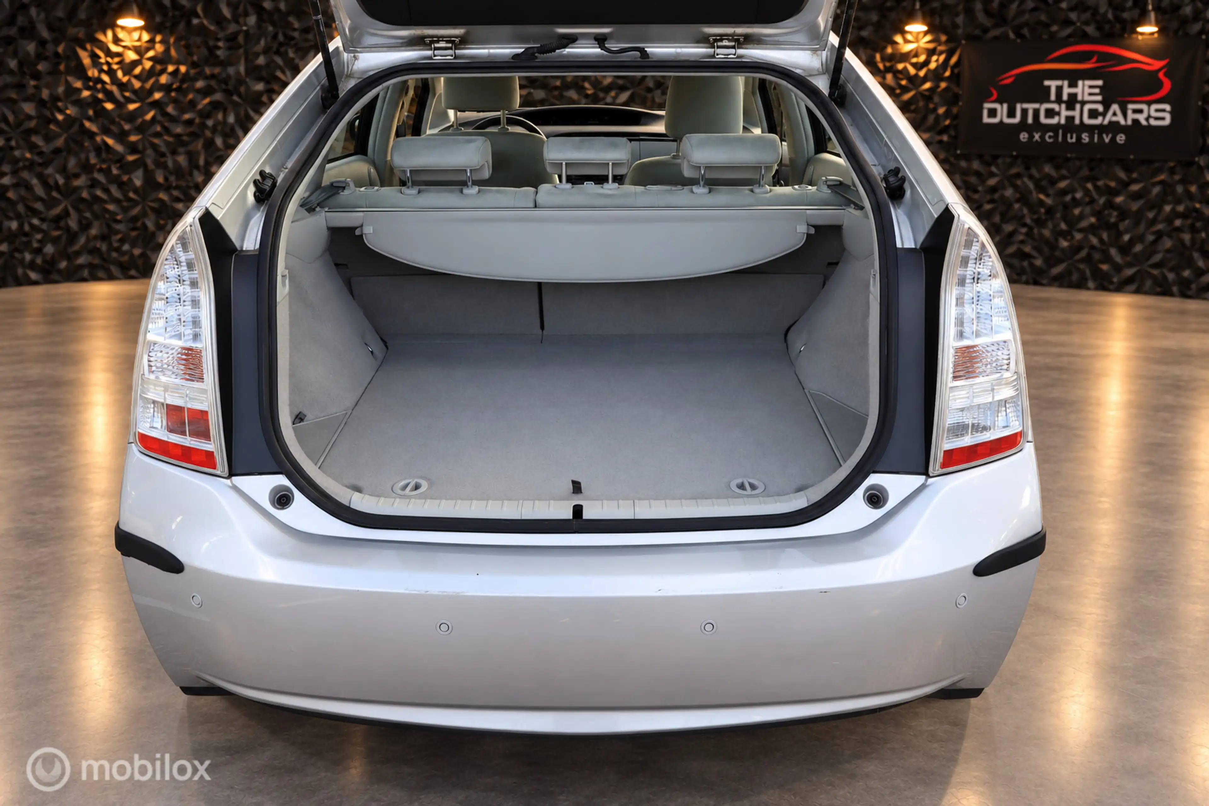 Toyota Prius 1.8 Dynamic | Keyless | Camera | HUD | Cruise | — photo 11