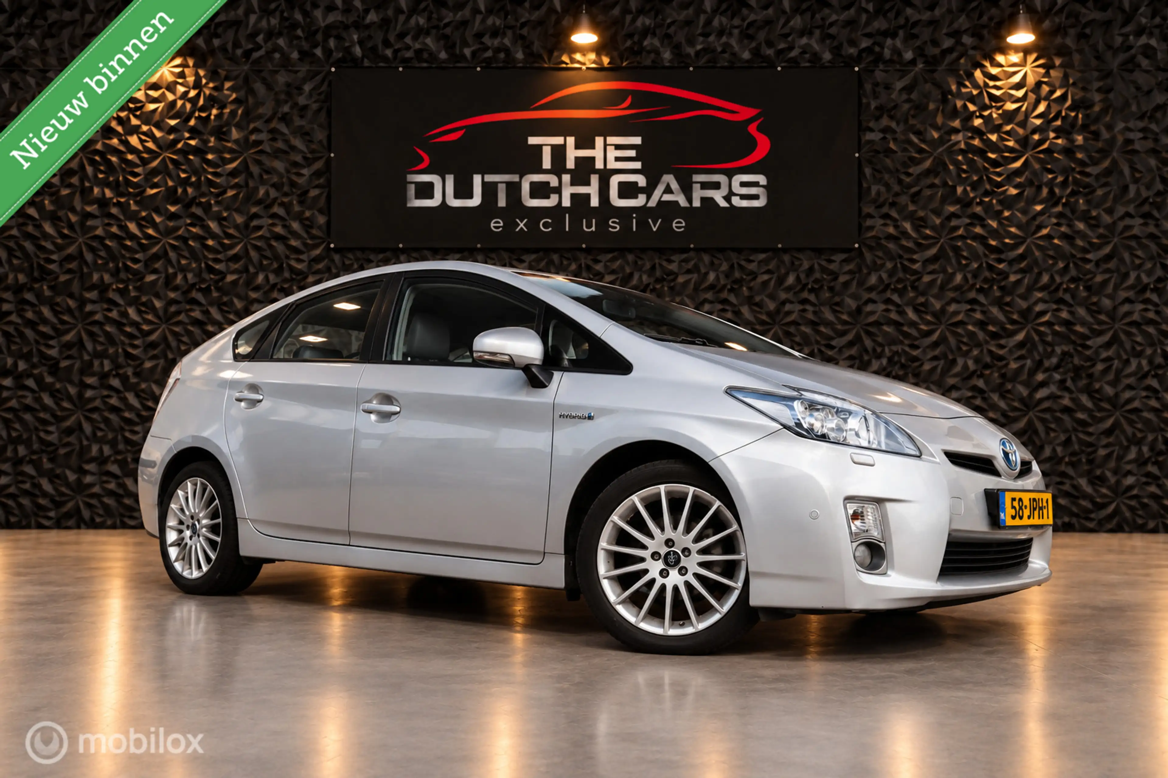 Toyota Prius 1.8 Dynamic | Keyless | Camera | HUD | Cruise |