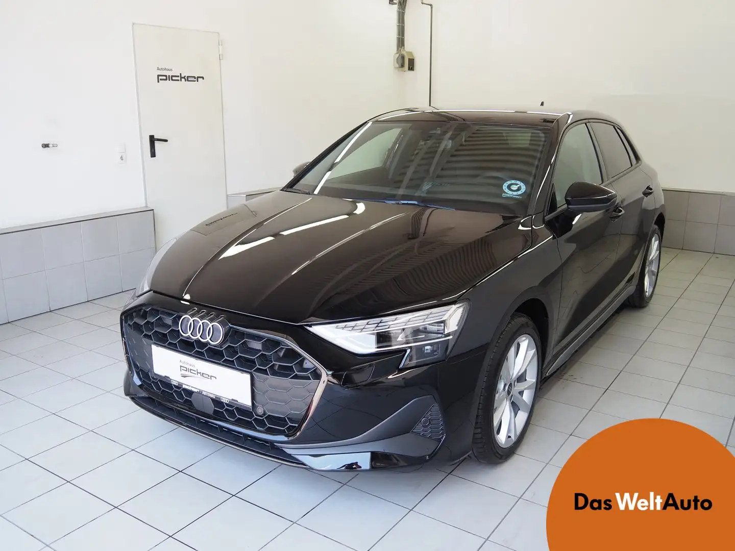 Audi A3 30 TFSI Noir - 1