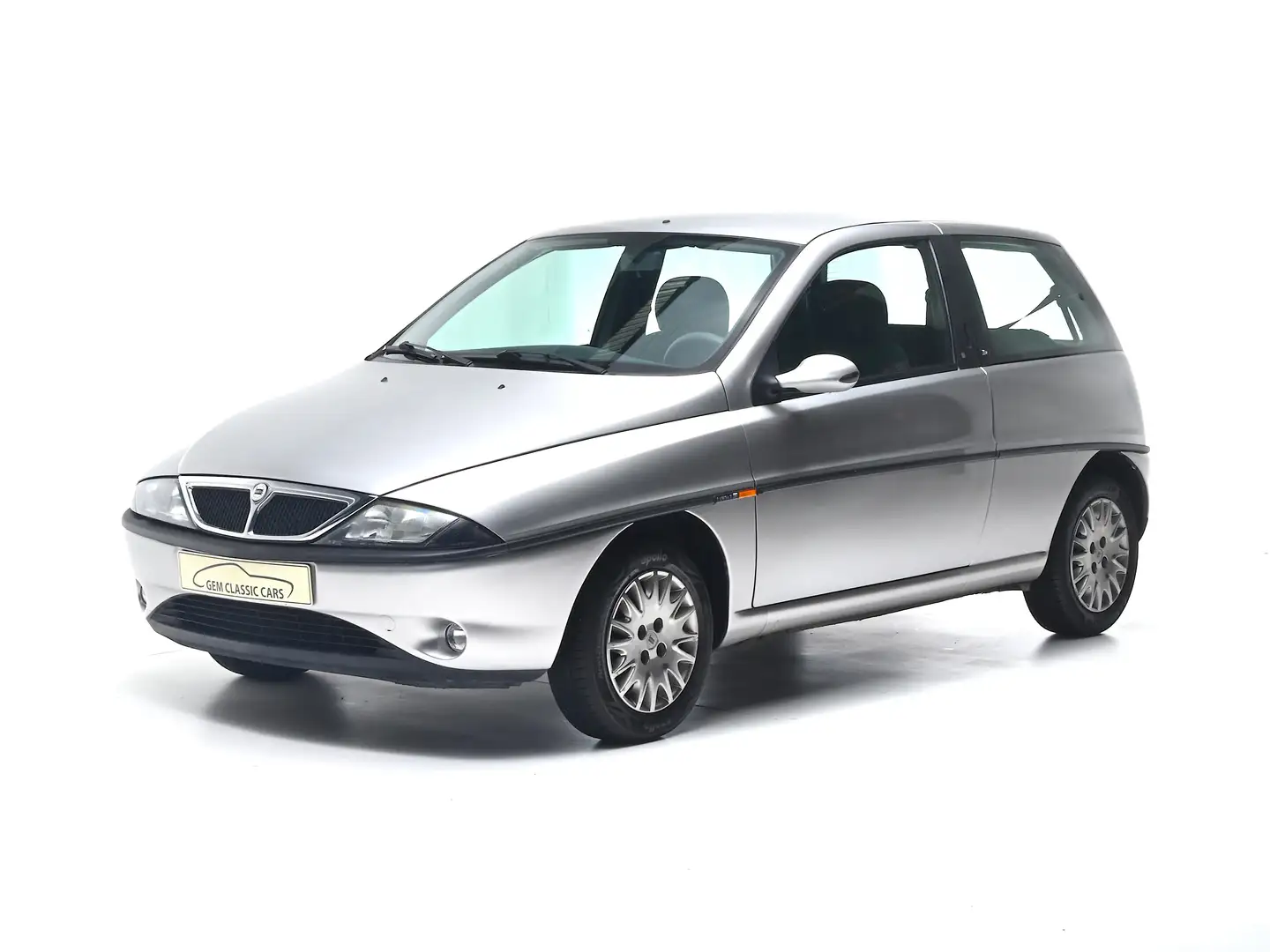 Lancia Ypsilon LX  16V 80HP 52.000KM Silber - 1