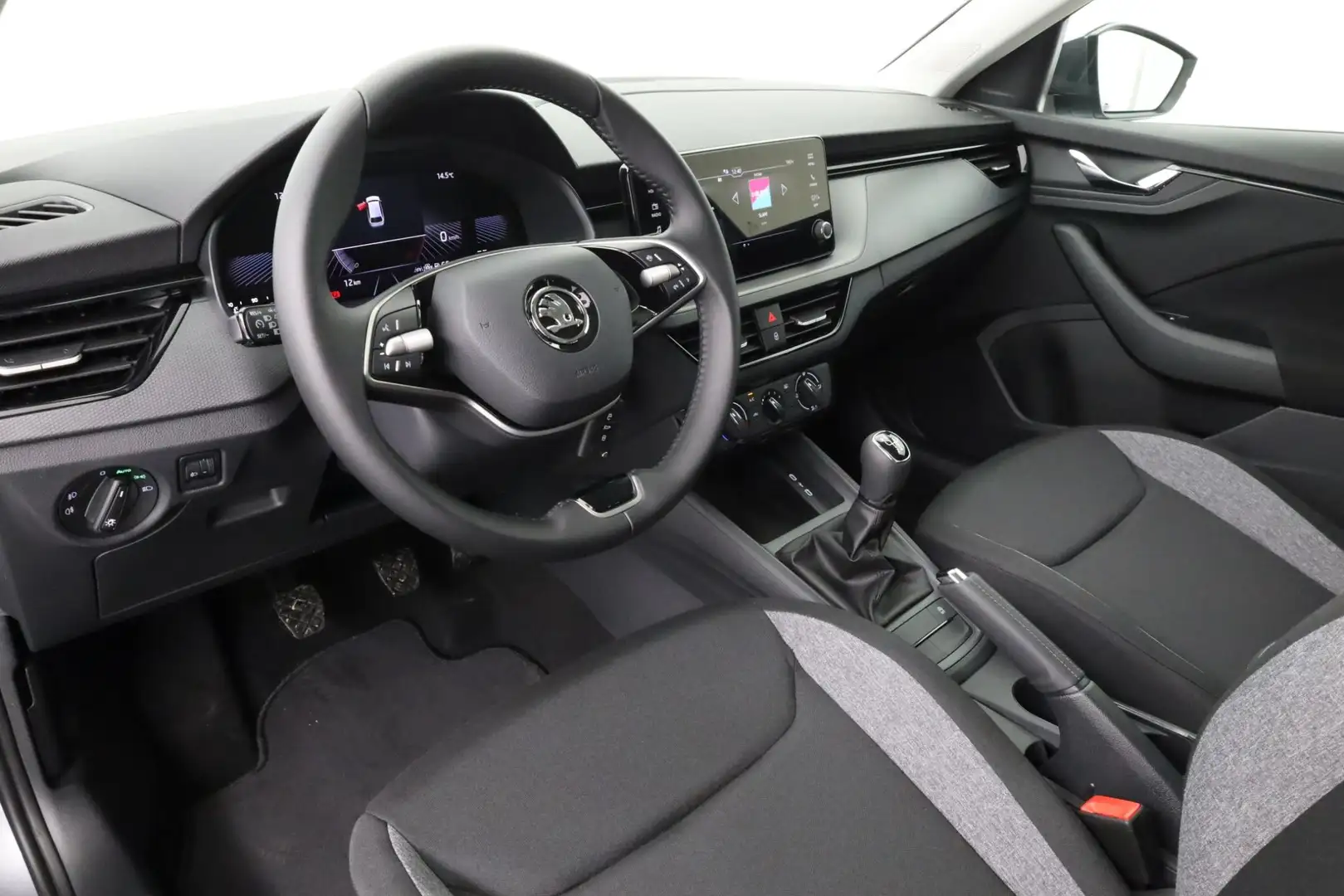 Skoda Scala Essence 1.0 TSI 70 kW / 95 pk | Apple Carplay | Pa Šedá - 2