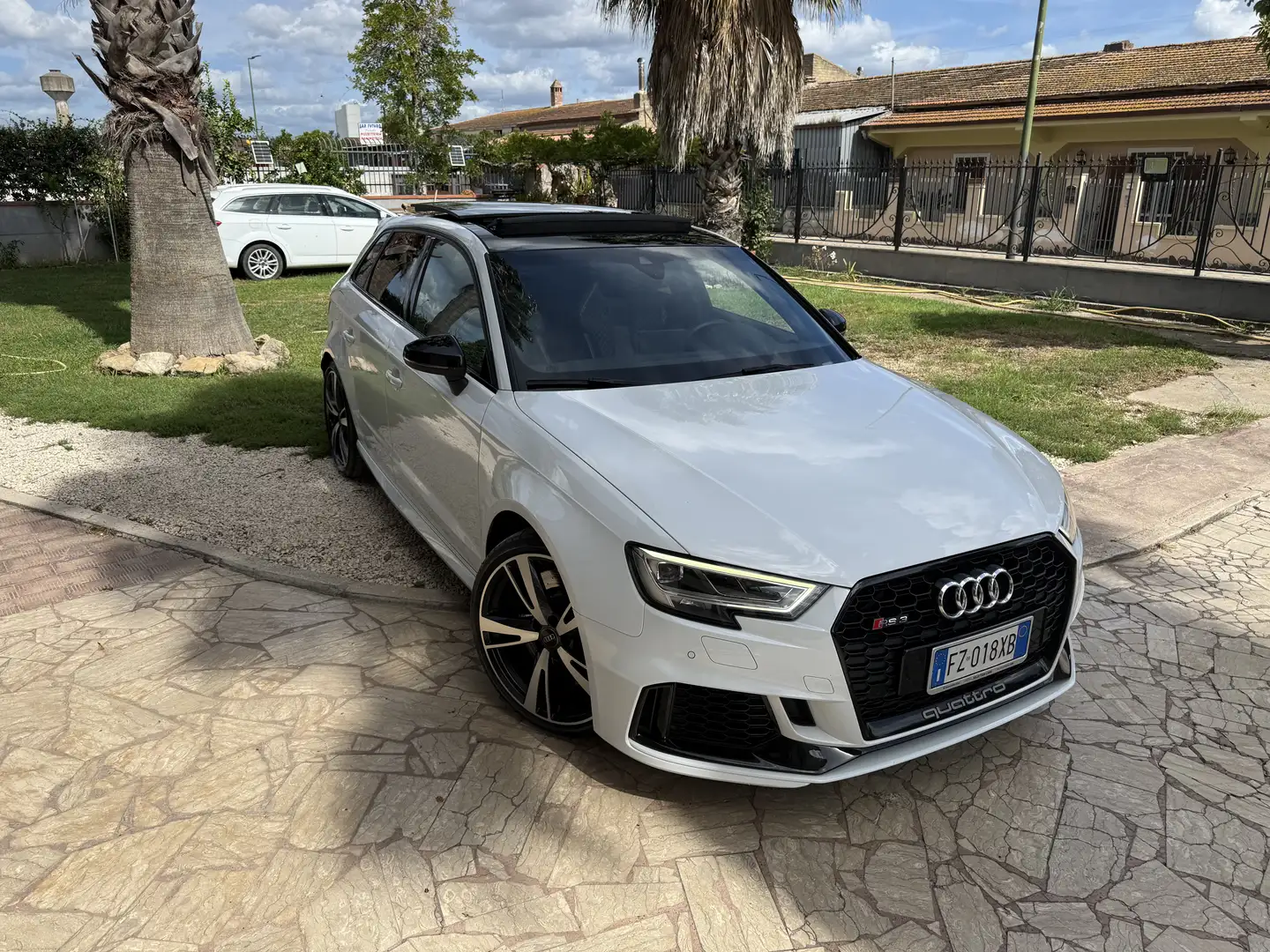 Audi RS3 Sportback 2.5 tfsi quattro s-tronic - 1