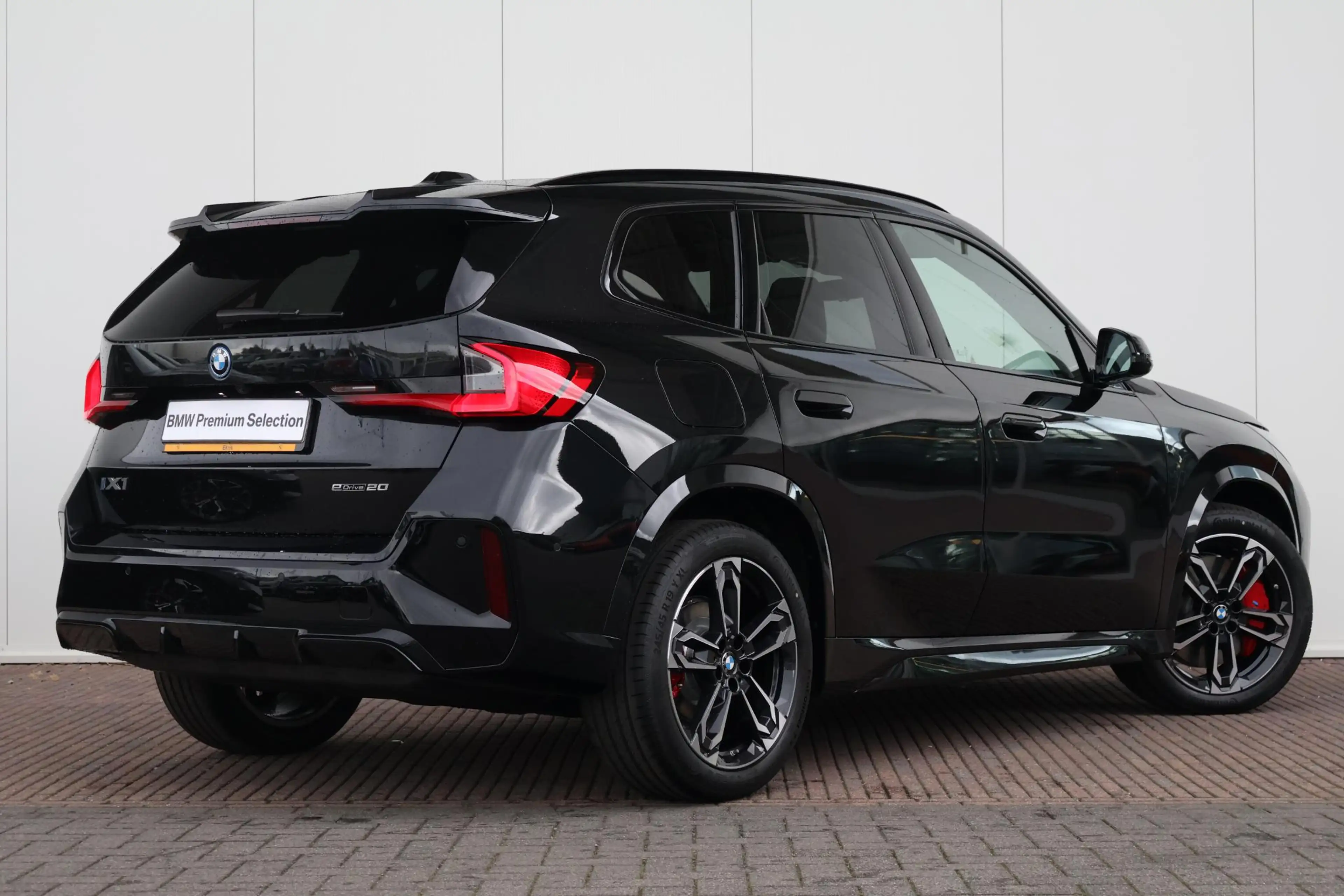 BMW iX1 eDrive20 67 kWh M Sport Edition | Sport Pakket Pro — photo 7