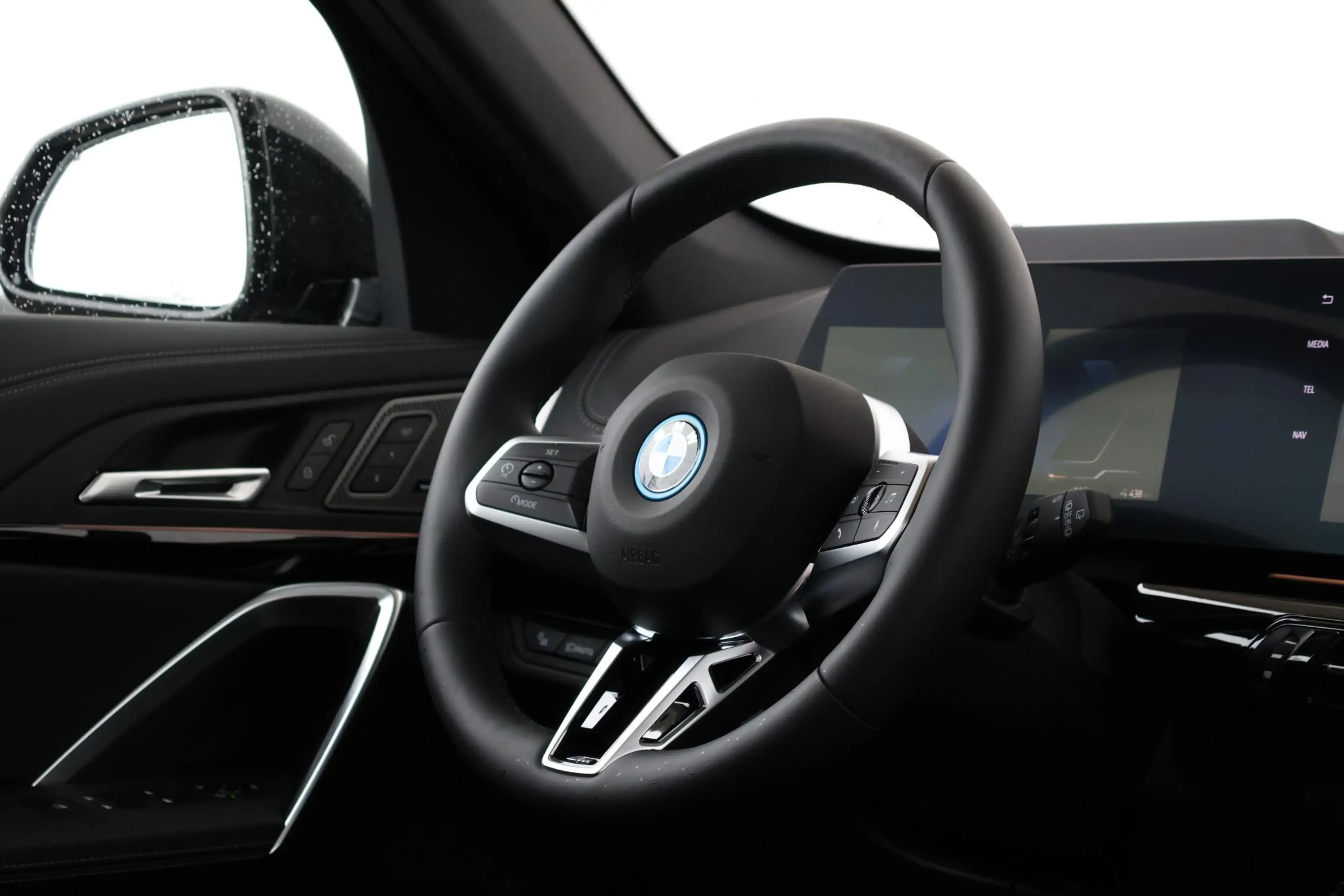 BMW iX1 eDrive20 67 kWh M Sport Edition | Sport Pakket Pro — photo 11