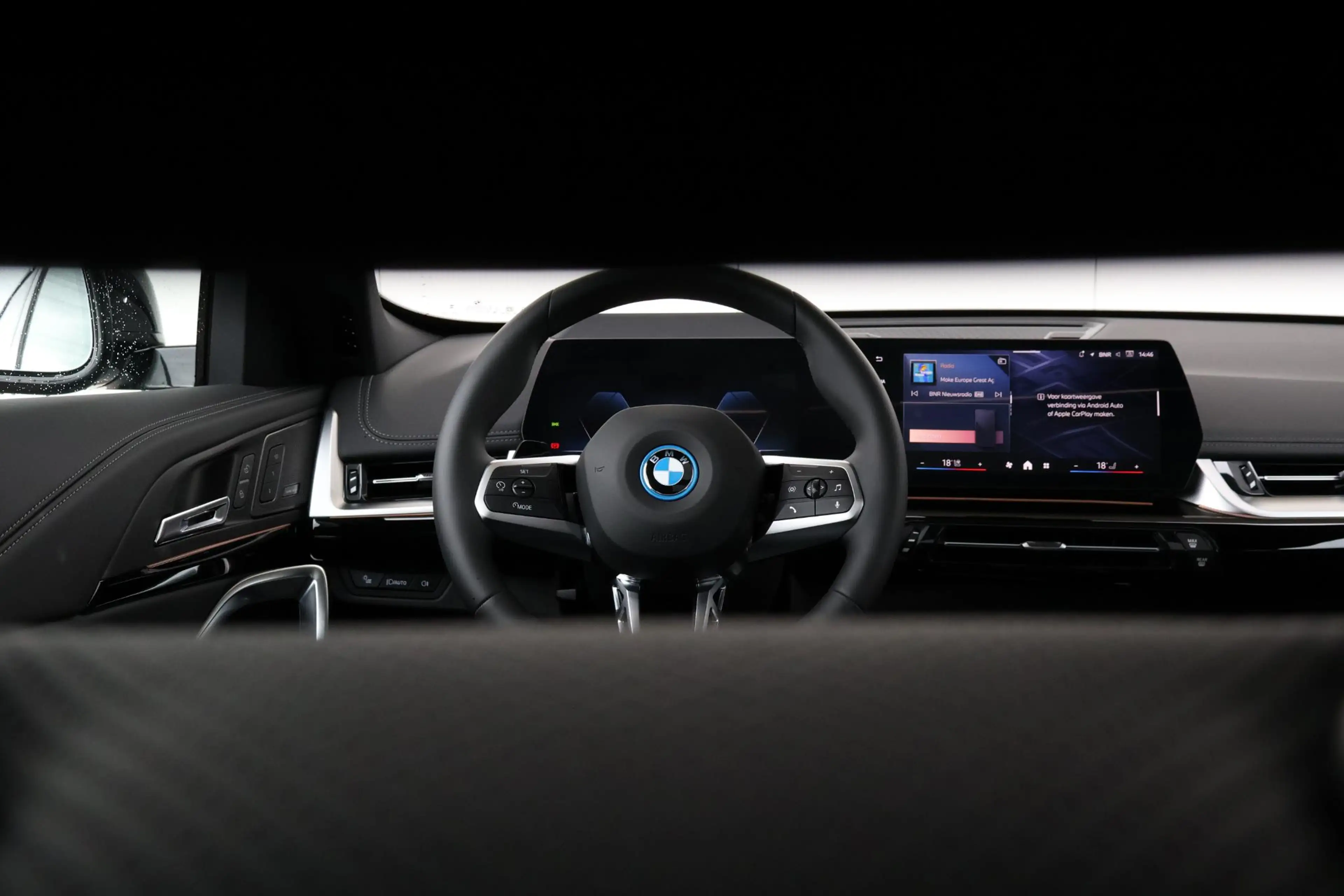 BMW iX1 eDrive20 67 kWh M Sport Edition | Sport Pakket Pro — photo 14
