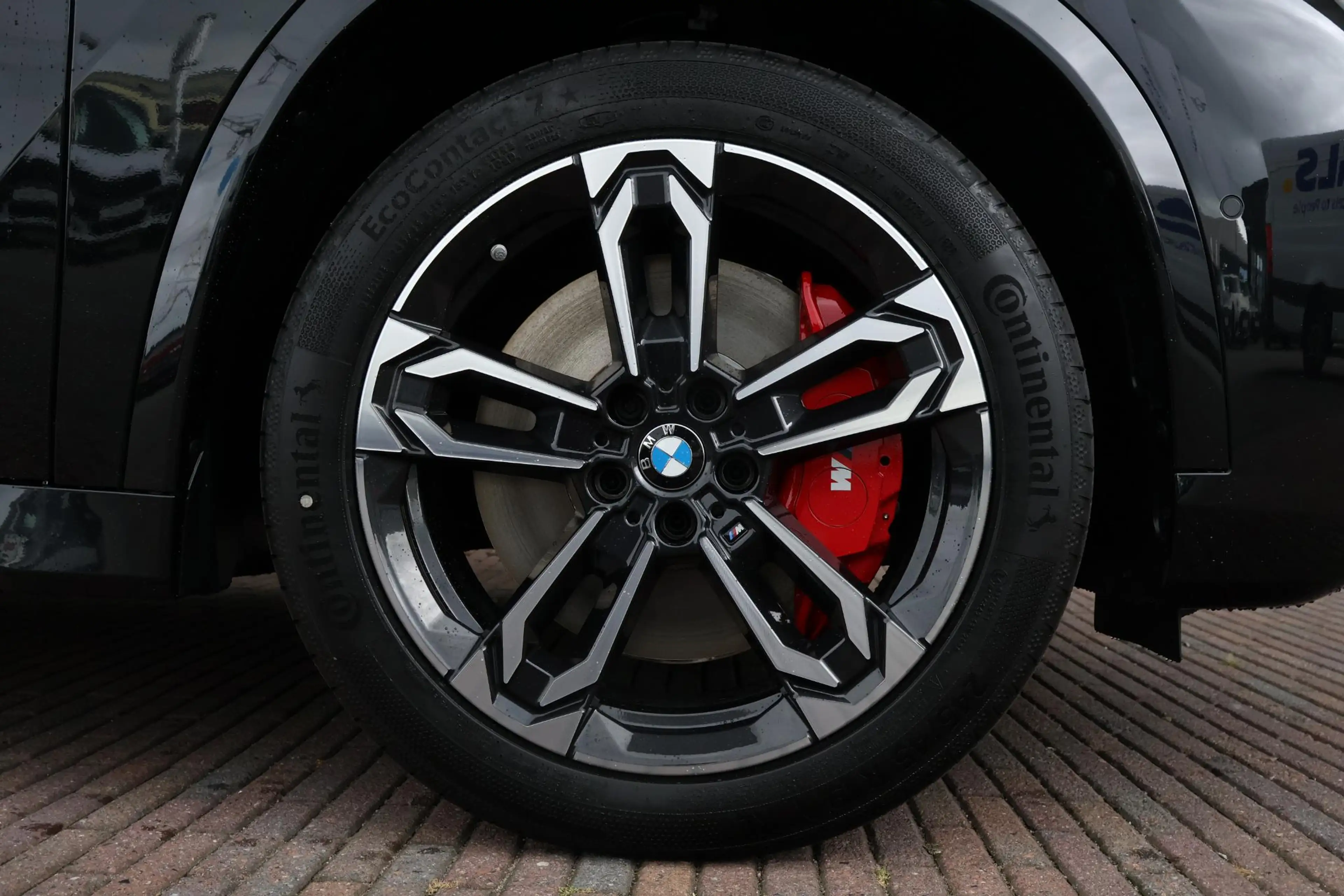 BMW iX1 eDrive20 67 kWh M Sport Edition | Sport Pakket Pro — photo 6