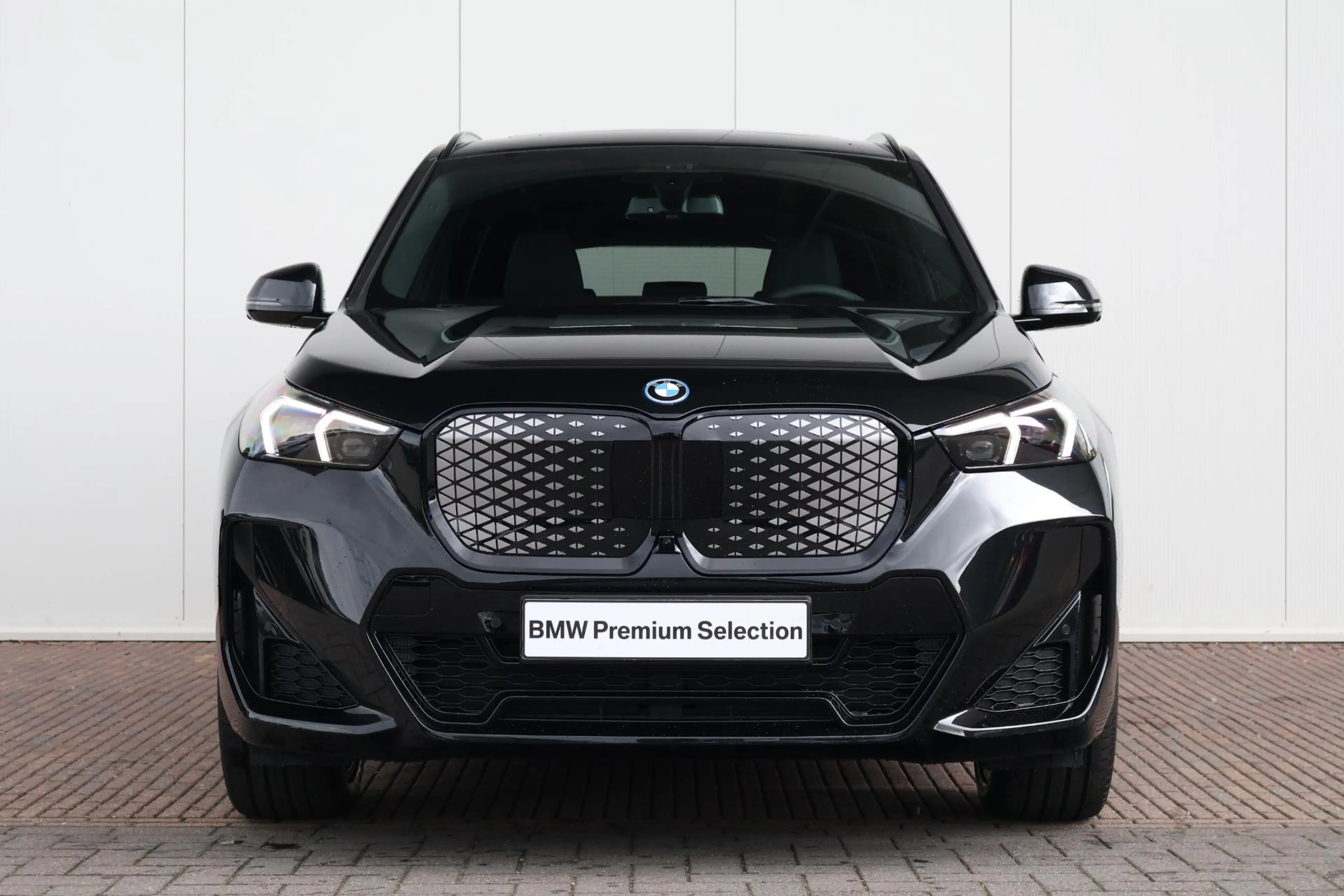 BMW iX1 eDrive20 67 kWh M Sport Edition | Sport Pakket Pro — photo 2