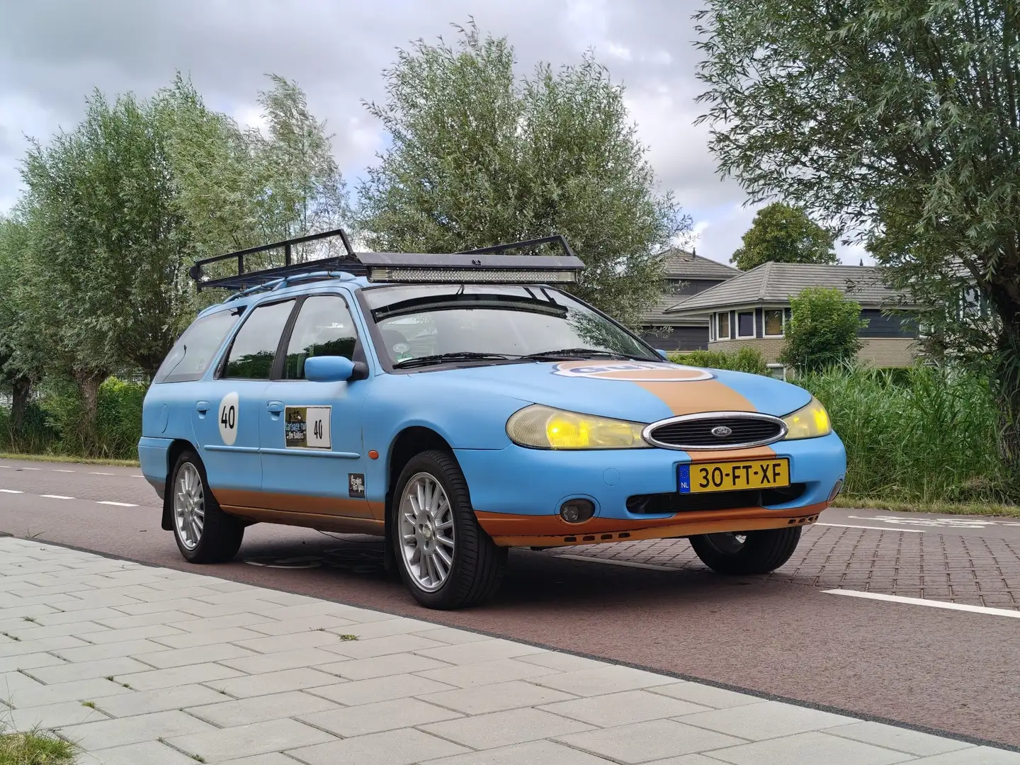 Ford Mondeo 2.0-16V Ghia Platinum - CARBAGE RUN Blauw - 2