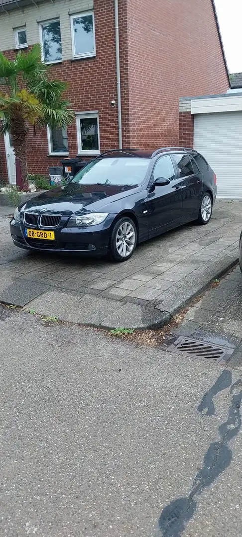 BMW 330 318i Business Line Zwart - 1
