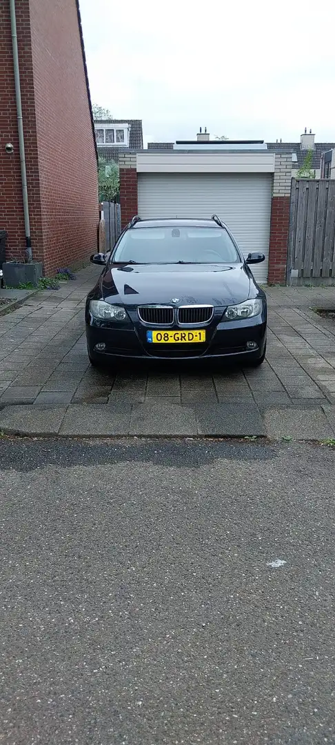 BMW 330 318i Business Line Zwart - 2