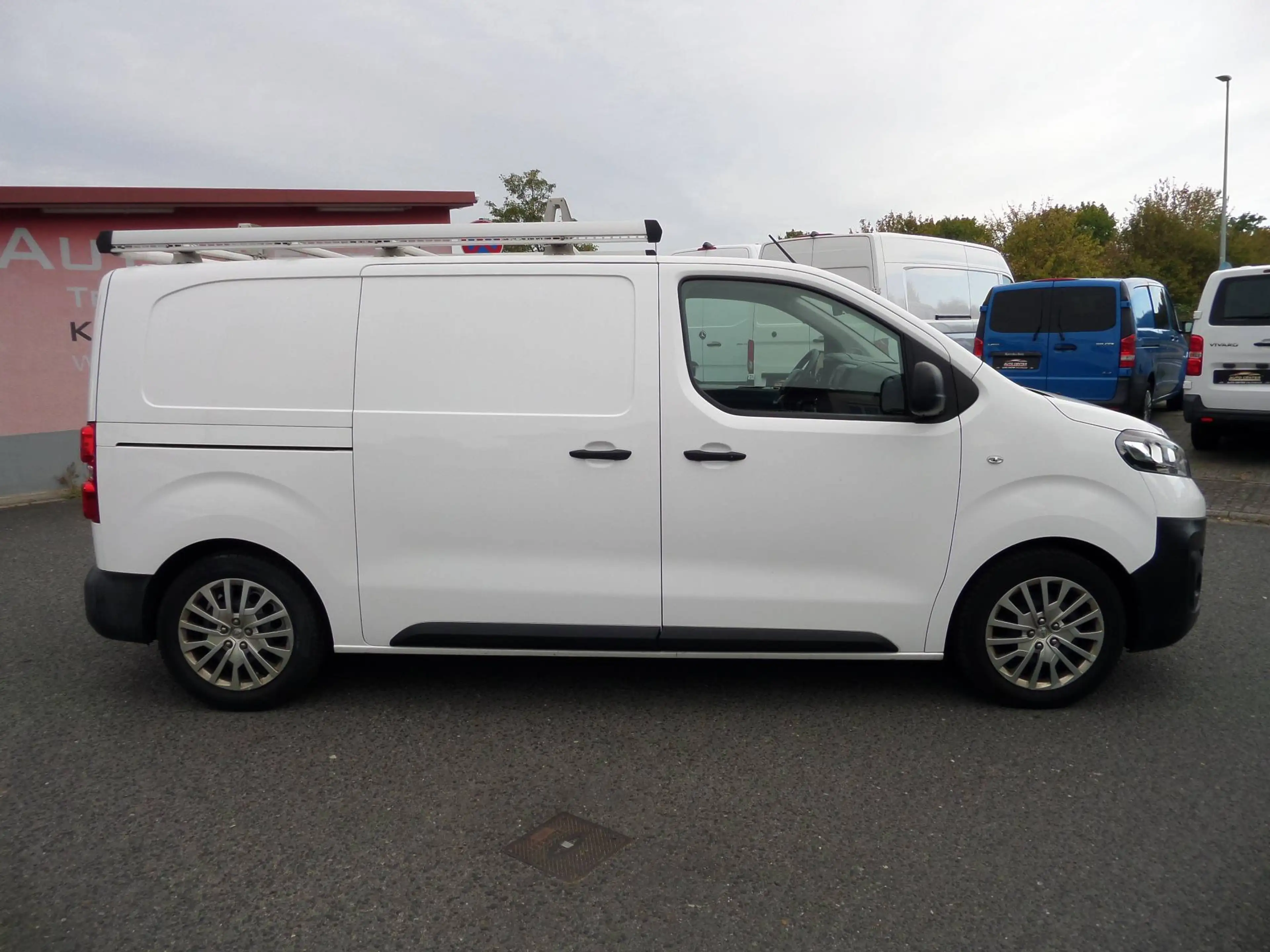 Opel Vivaro Edition L2+Sortimo+Schraubstock+Navi+SHZ+Tempo+PDC+Klima+1.Hand