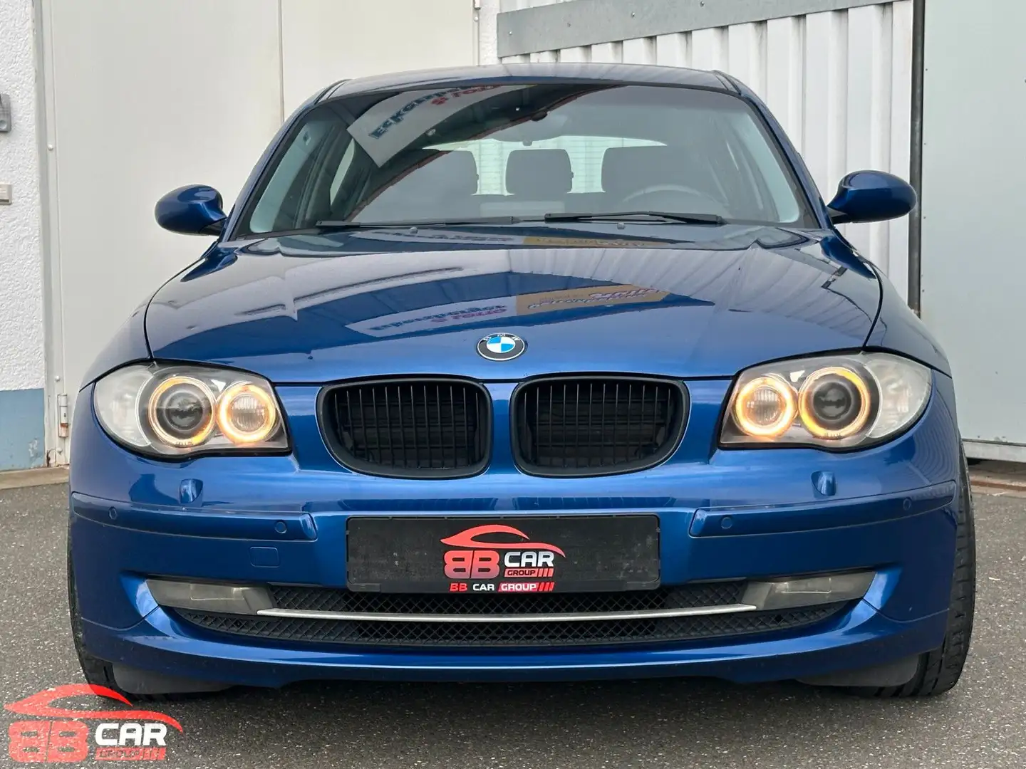 BMW 130 i Limo 265 PS AUTOMATIK XENON NAVI KEYLESS Blau - 2