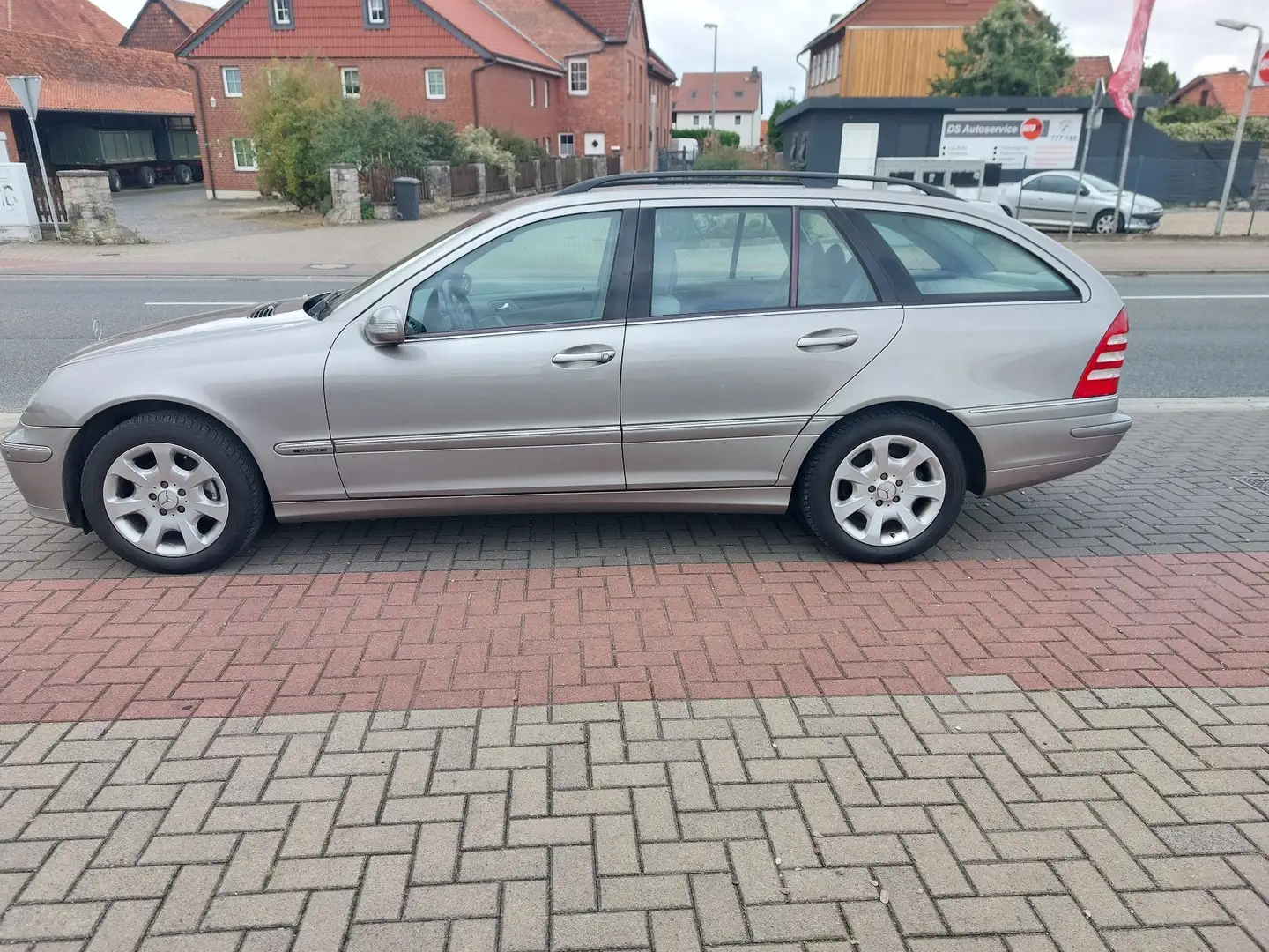 Mercedes-Benz C 180 C-Klasse Kompressor TUV NEU Grau - 1