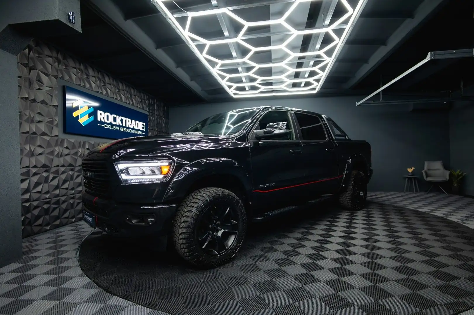 Dodge RAM 5.7 V8 HEMI 4x4 OFFROAD Night-Paket *LED* Schwarz - 1