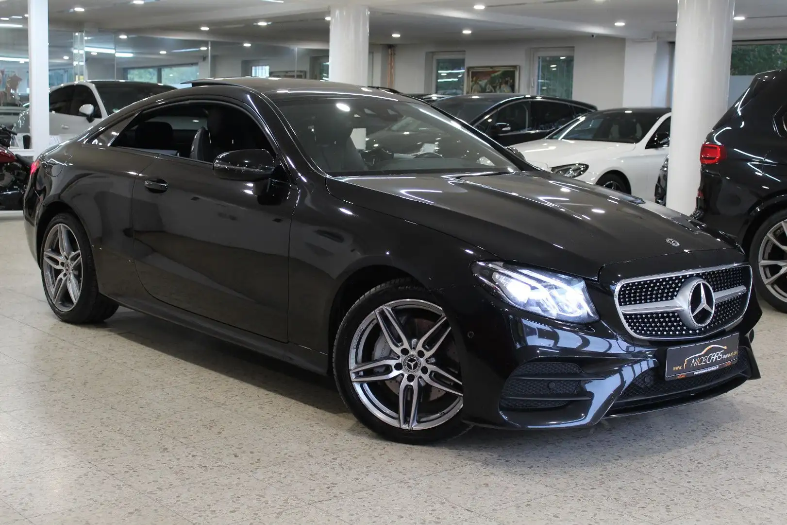 Mercedes-Benz E 220 "4-Matic"Coupe"AMG-Line"Panorama"HUDisplay" Schwarz - 1