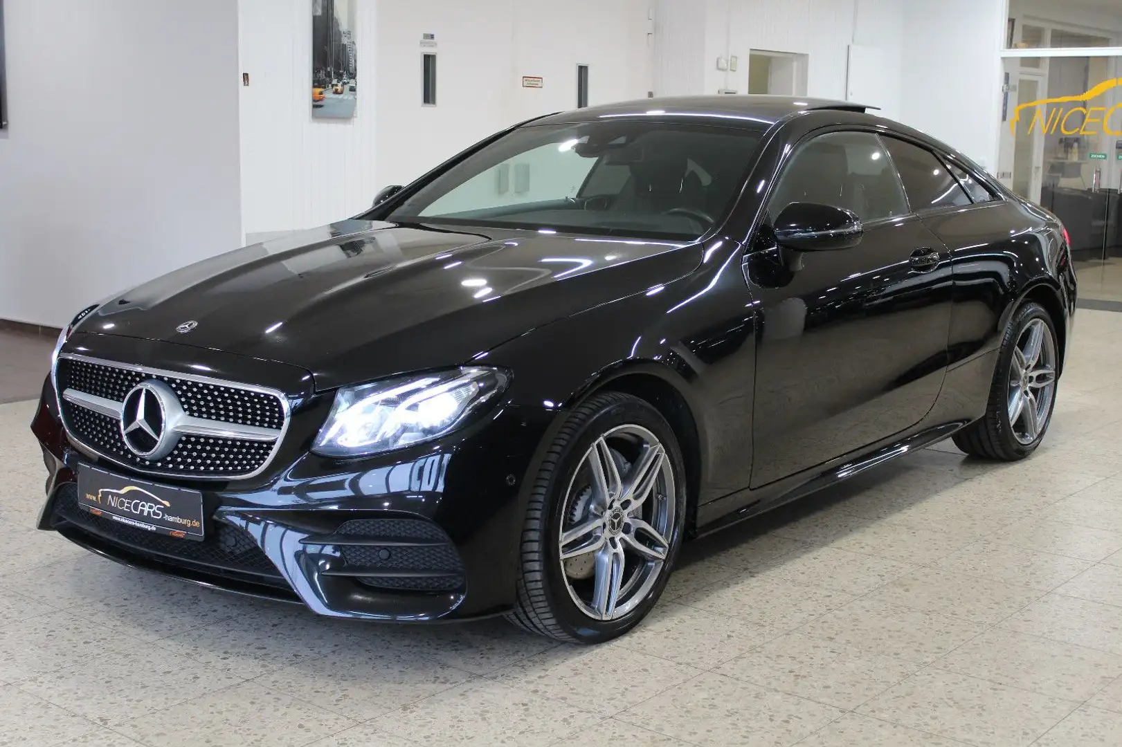 Mercedes-Benz E 220 "4-Matic"Coupe"AMG-Line"Panorama"HUDisplay" Schwarz - 2
