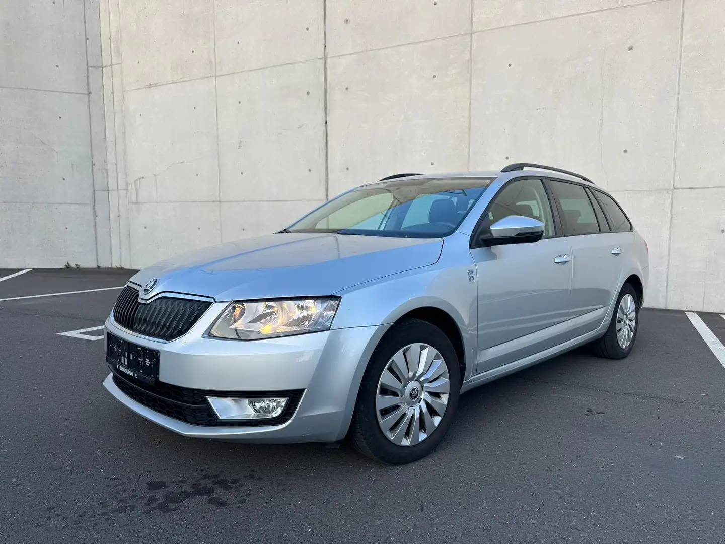 Skoda Octavia Ambition*PDC*Navi*Tempomat*Sitzheizung*Pickerl Silber - 2