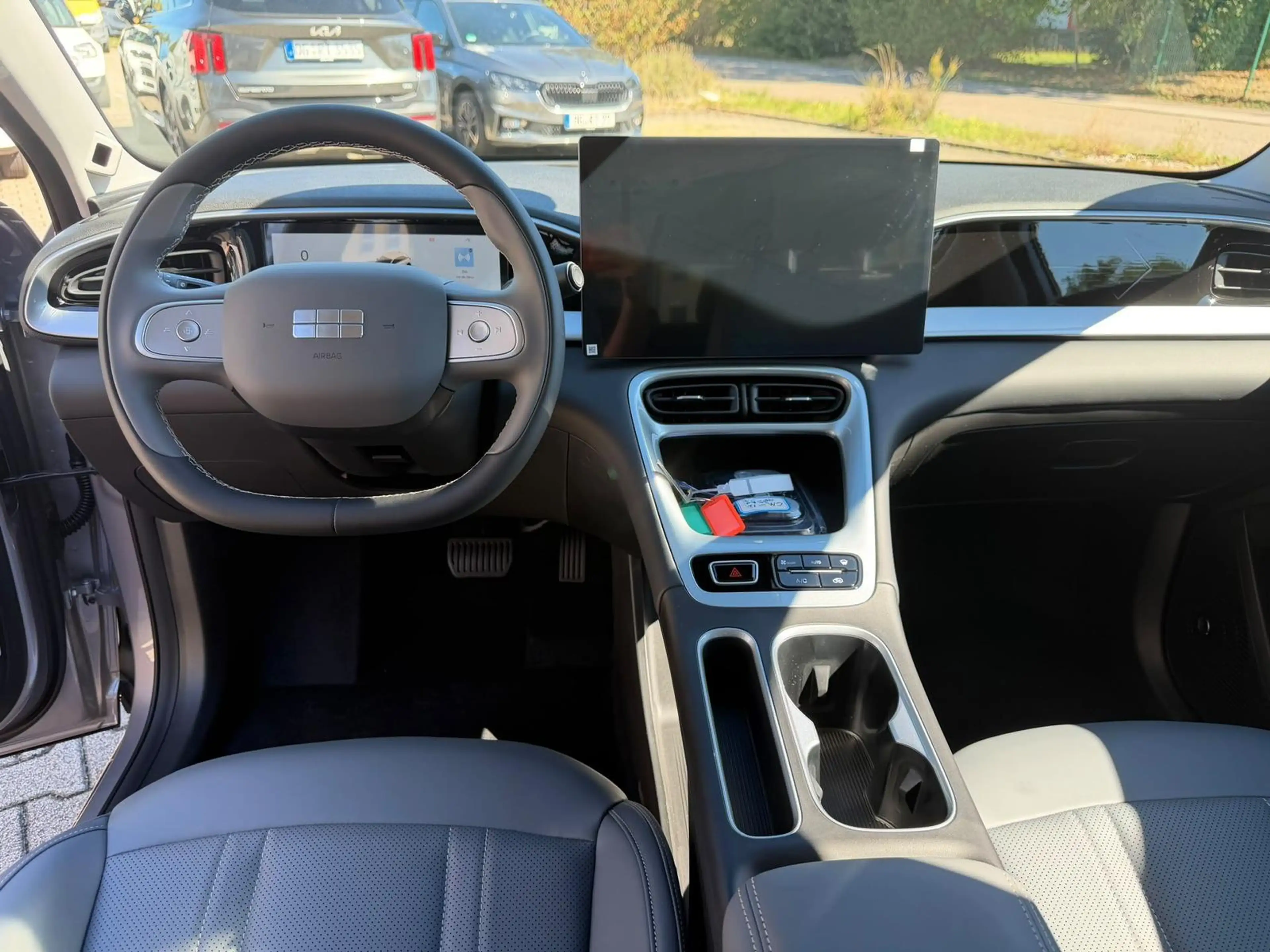 Geely Others 35,35 kwh Pro *LED*Kamera*ACC*Navi*PDC* — photo 13