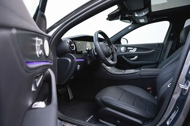 Mercedes-Benz E 400 d T AMG Pano. AHK Ansicht 44