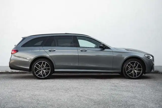 Mercedes-Benz E 400 d T AMG Pano. AHK Ansicht 6