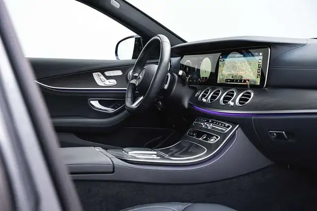 Mercedes-Benz E 400 d T AMG Pano. AHK Ansicht 45