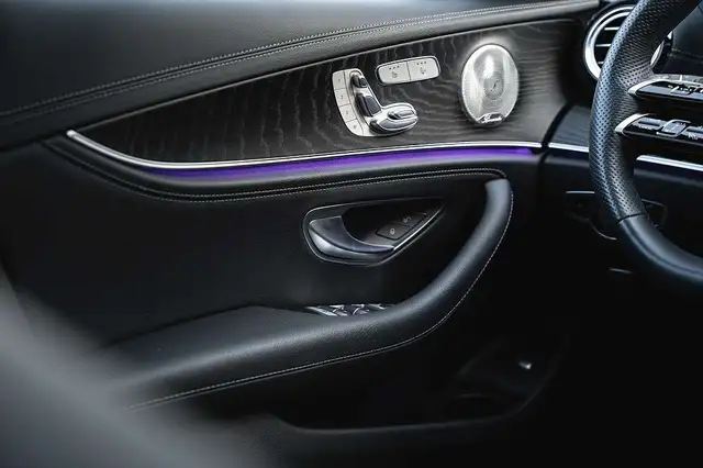 Mercedes-Benz E 400 d T AMG Pano. AHK Ansicht 33