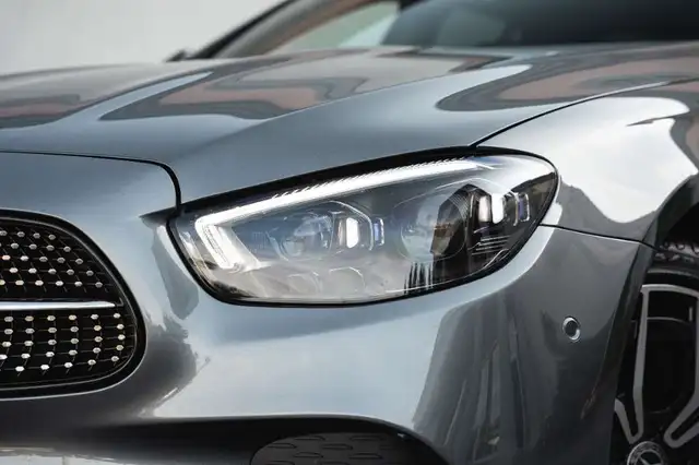 Mercedes-Benz E 400 d T AMG Pano. AHK Ansicht 8