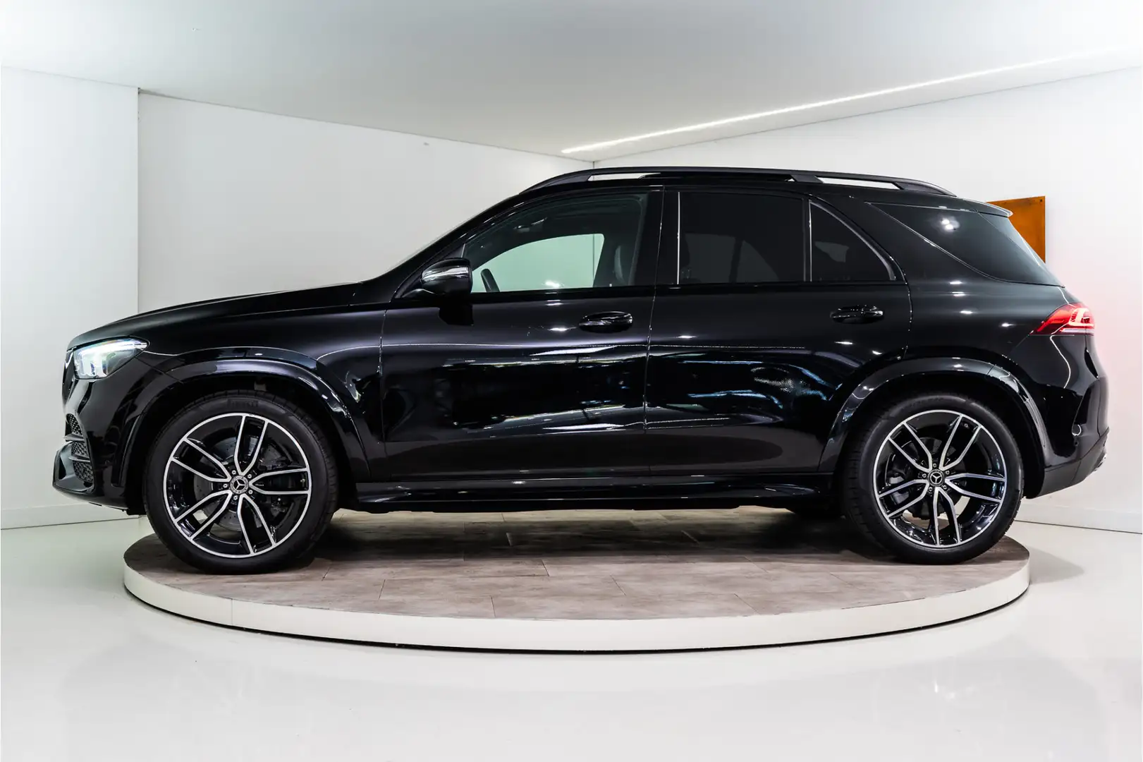 Mercedes-Benz GLE 450 4MATIC Premium+ AMG 368PK | Pano | Burmester | Sfe Zwart - 2