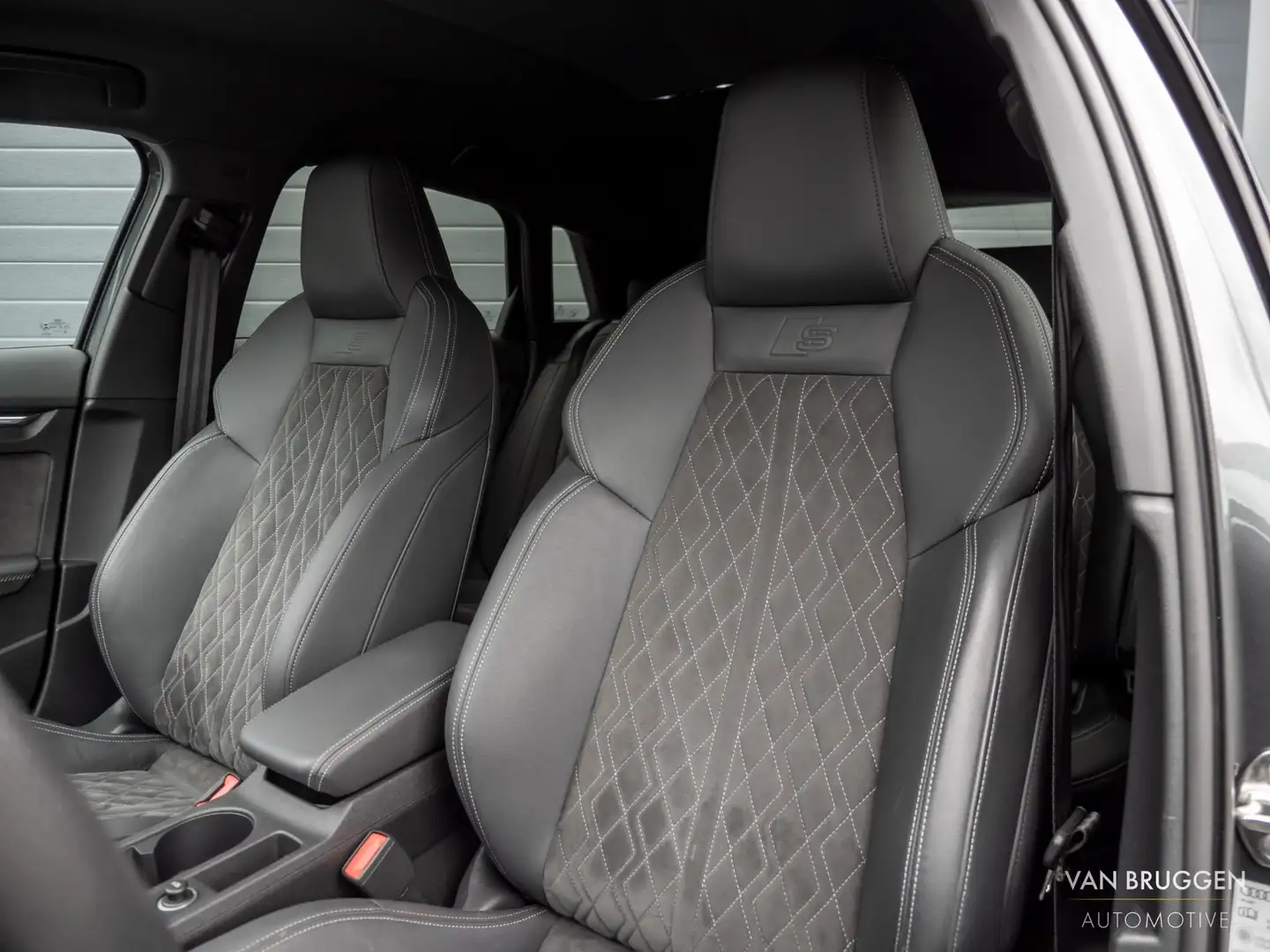 Audi A3 Sportback 45 TFSI E S-Line RS-Stoelen HUD S3 Massa Grijs - 2