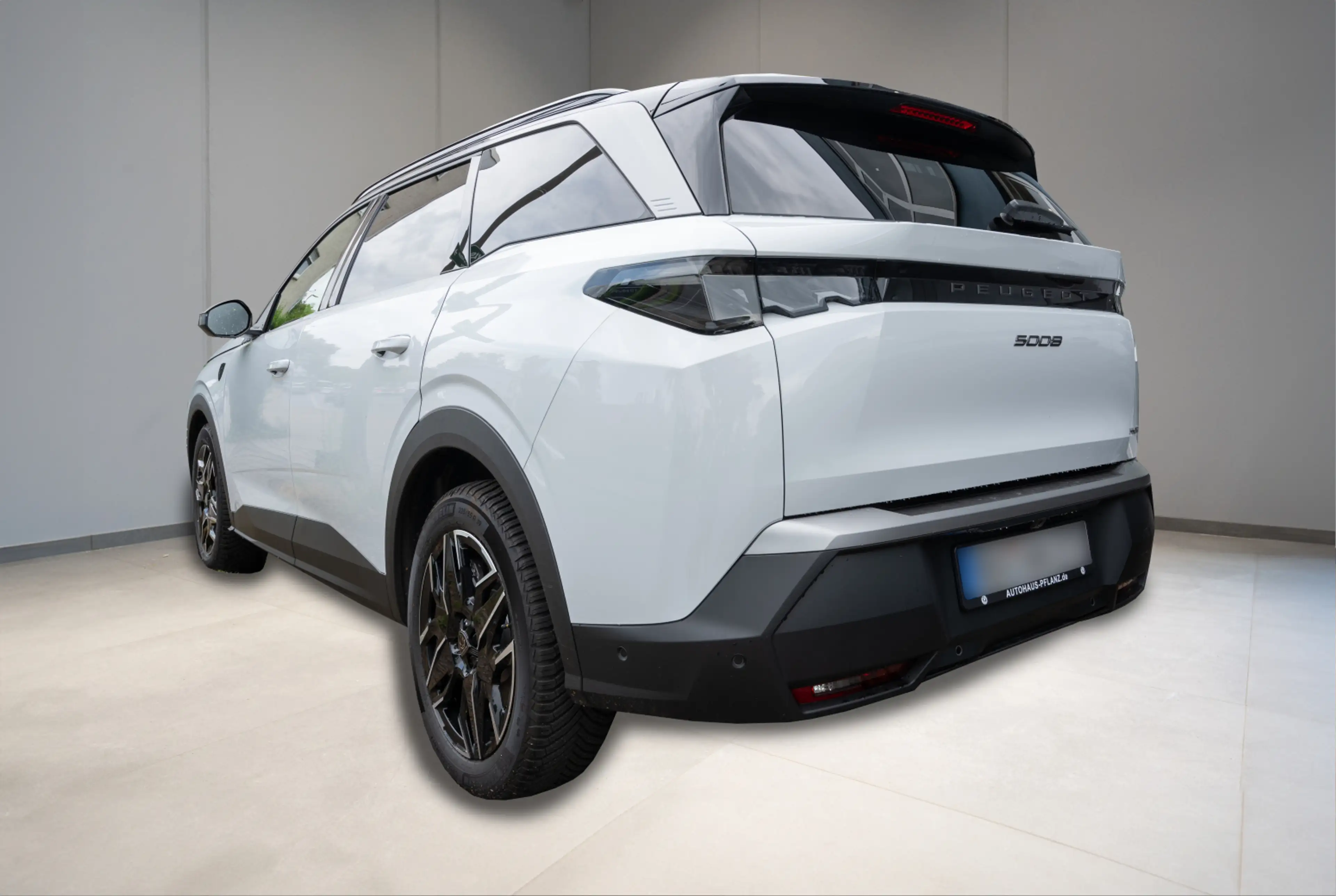 Peugeot 5008 GT HYBRID 145 e-DSC6 *PANO*PDC*WINTER-PAKET* — photo 3